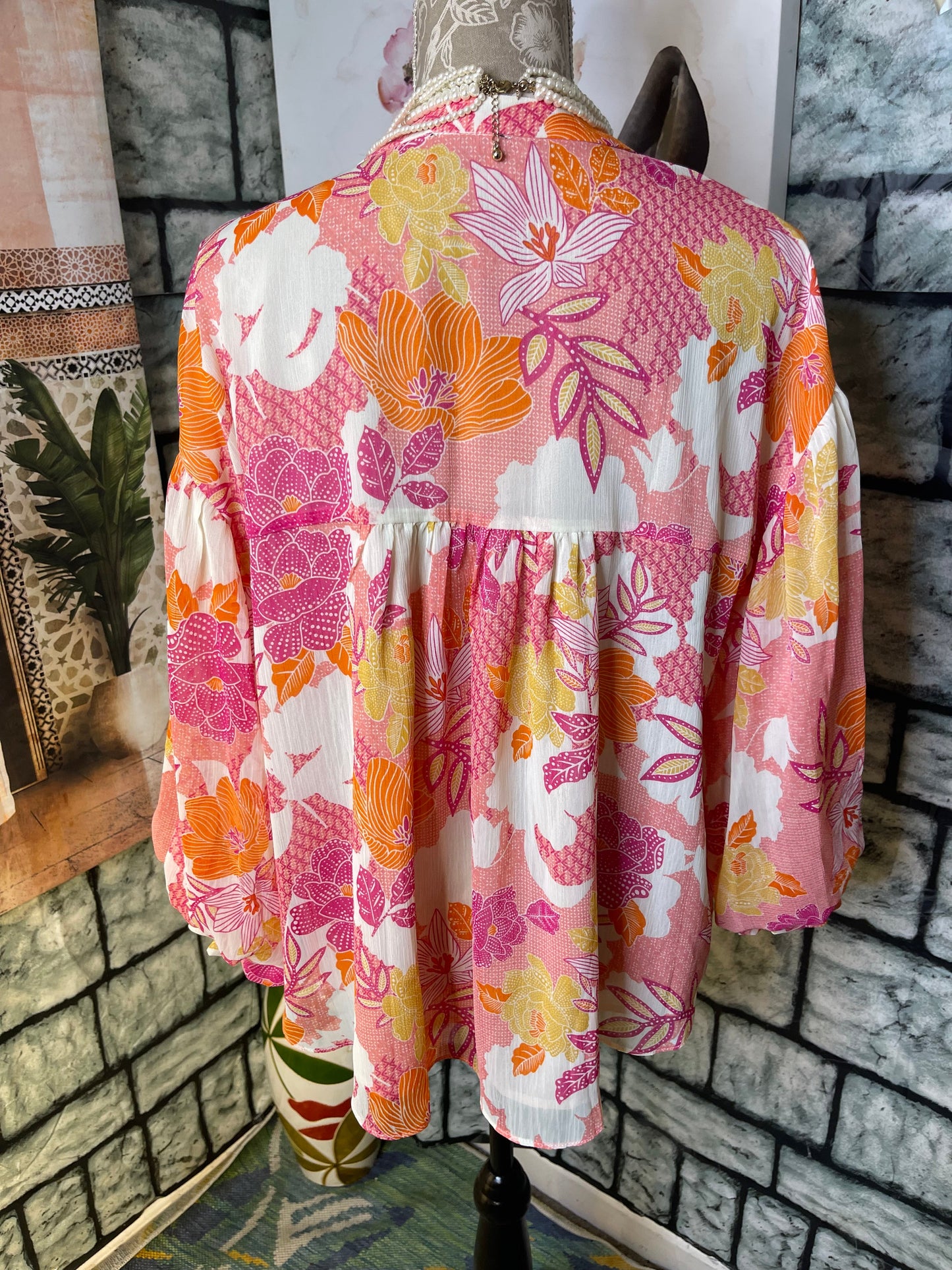 Fate Pink Orange Floral Blouse Women sz Medium