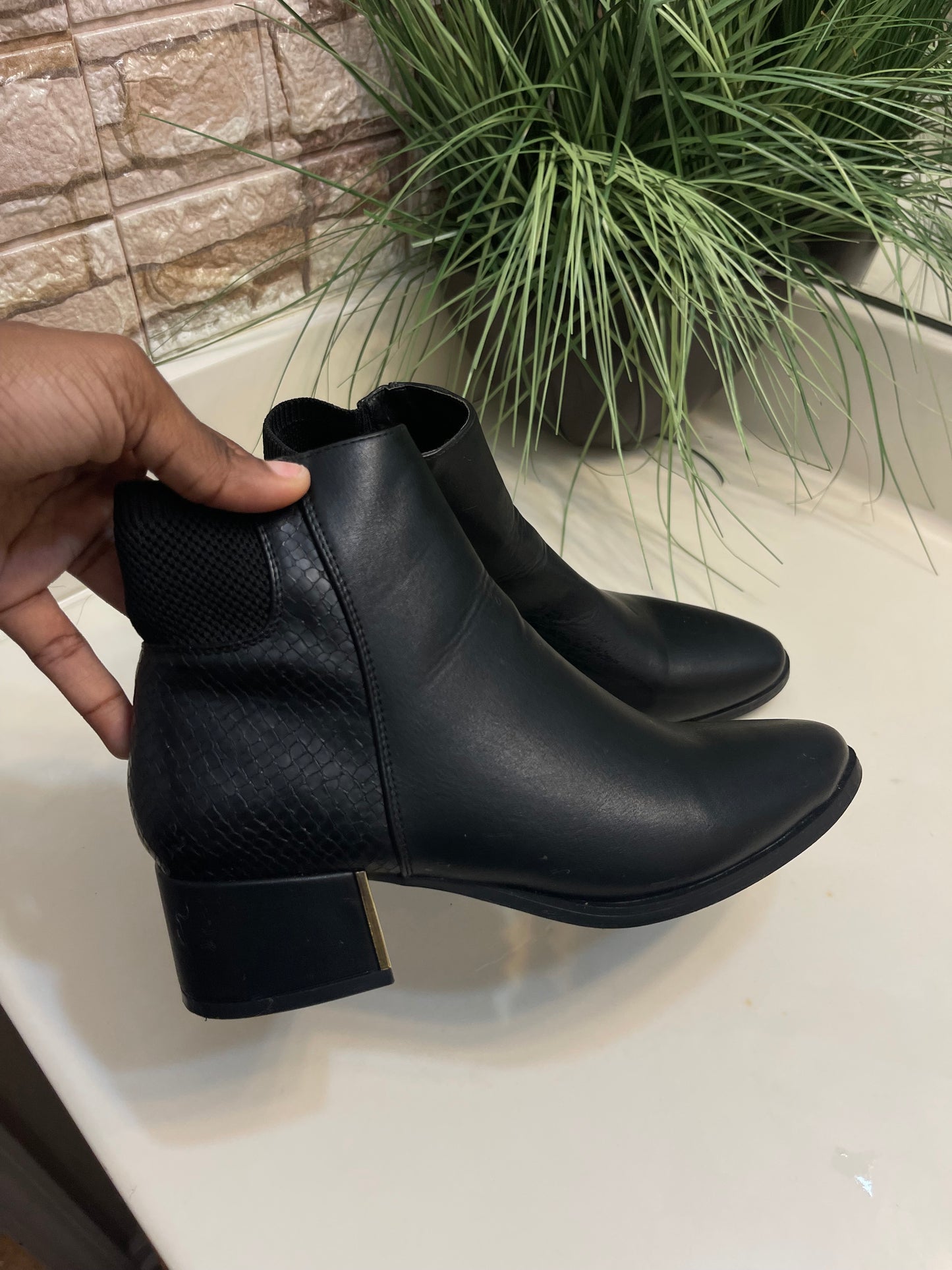 Jessica Cline Black Heels Women sz 6.5