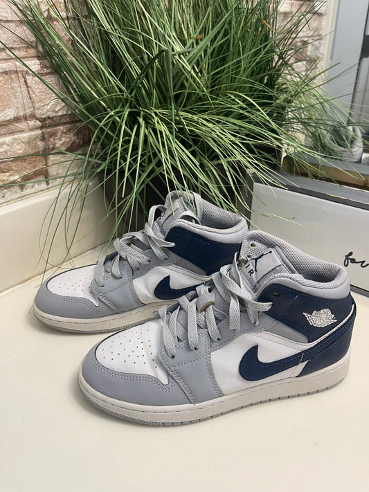 Nike Air Jordan White Blue Boys sz 5Y
