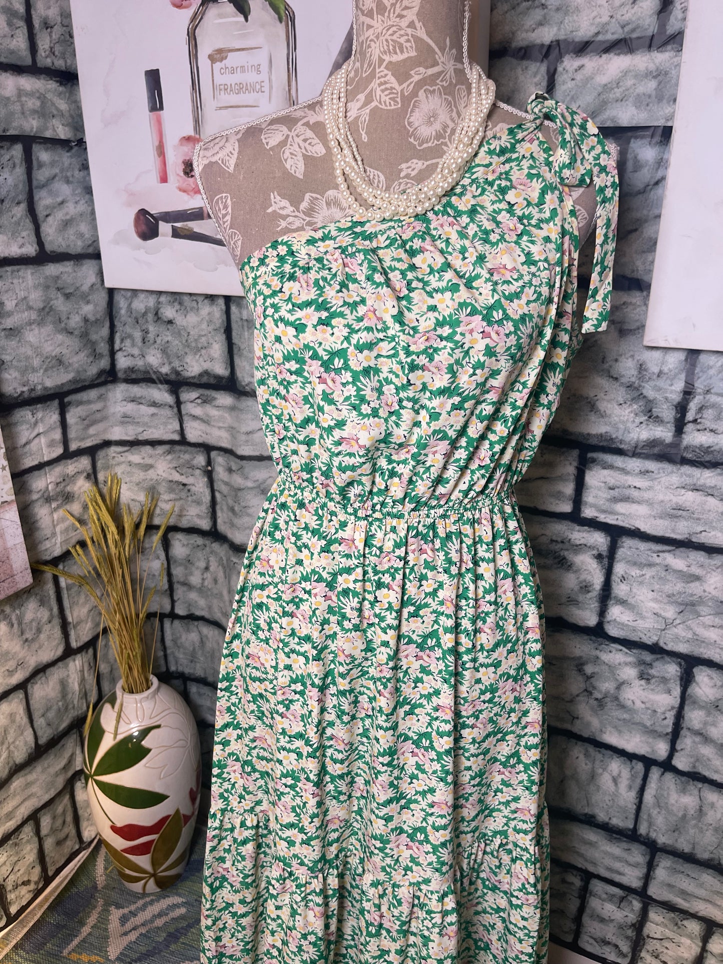 Pretty Garden Green Floral Dress Women sz Medium
