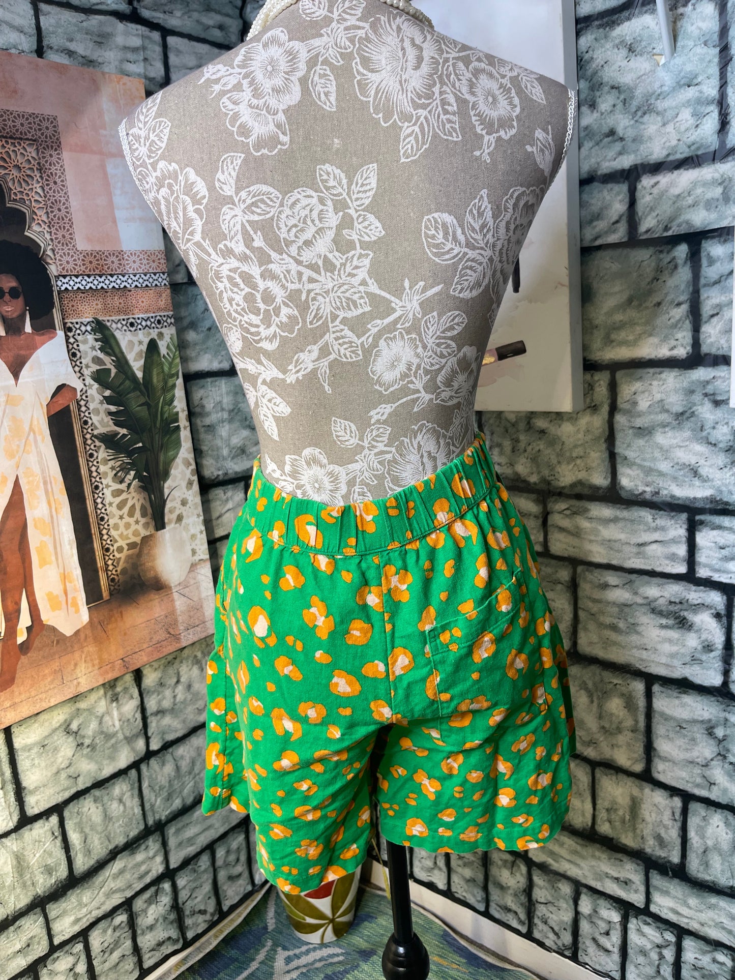 Tabitha Brown Green Shorts Women sz XS