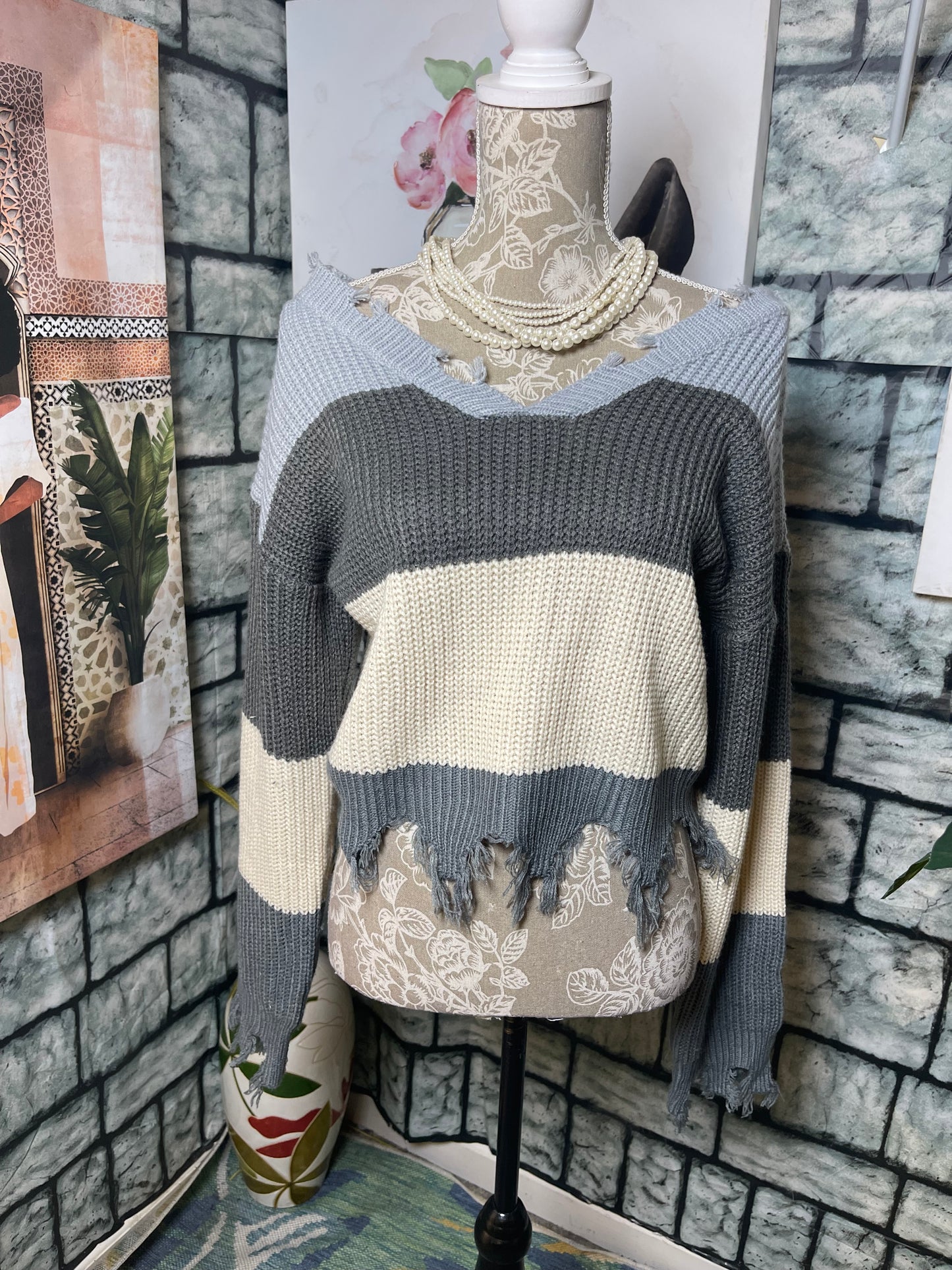 Shein Gray White Sweater Women sz Small
