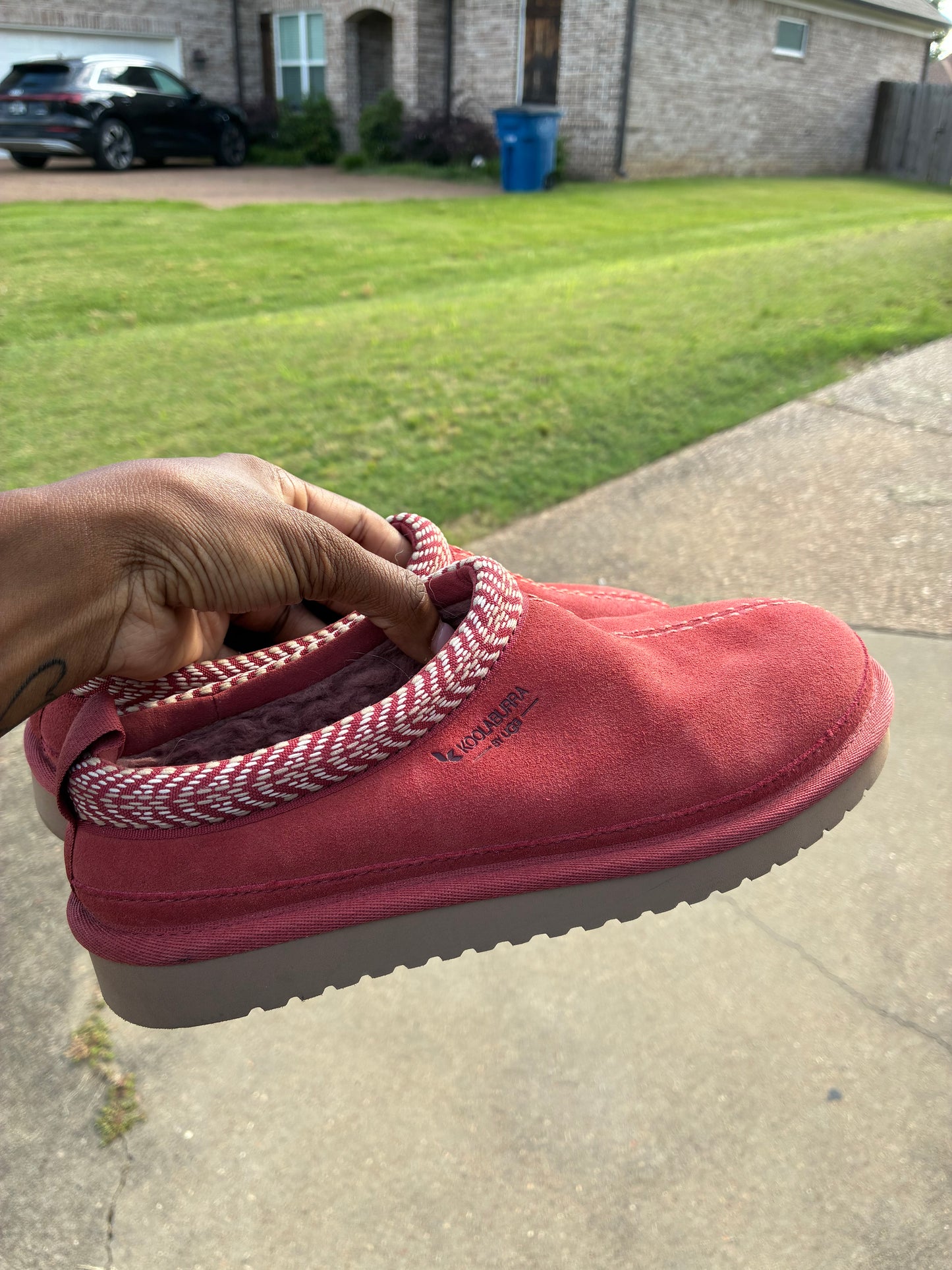 NEW Ugg Burgundy Slippers Women sz 7