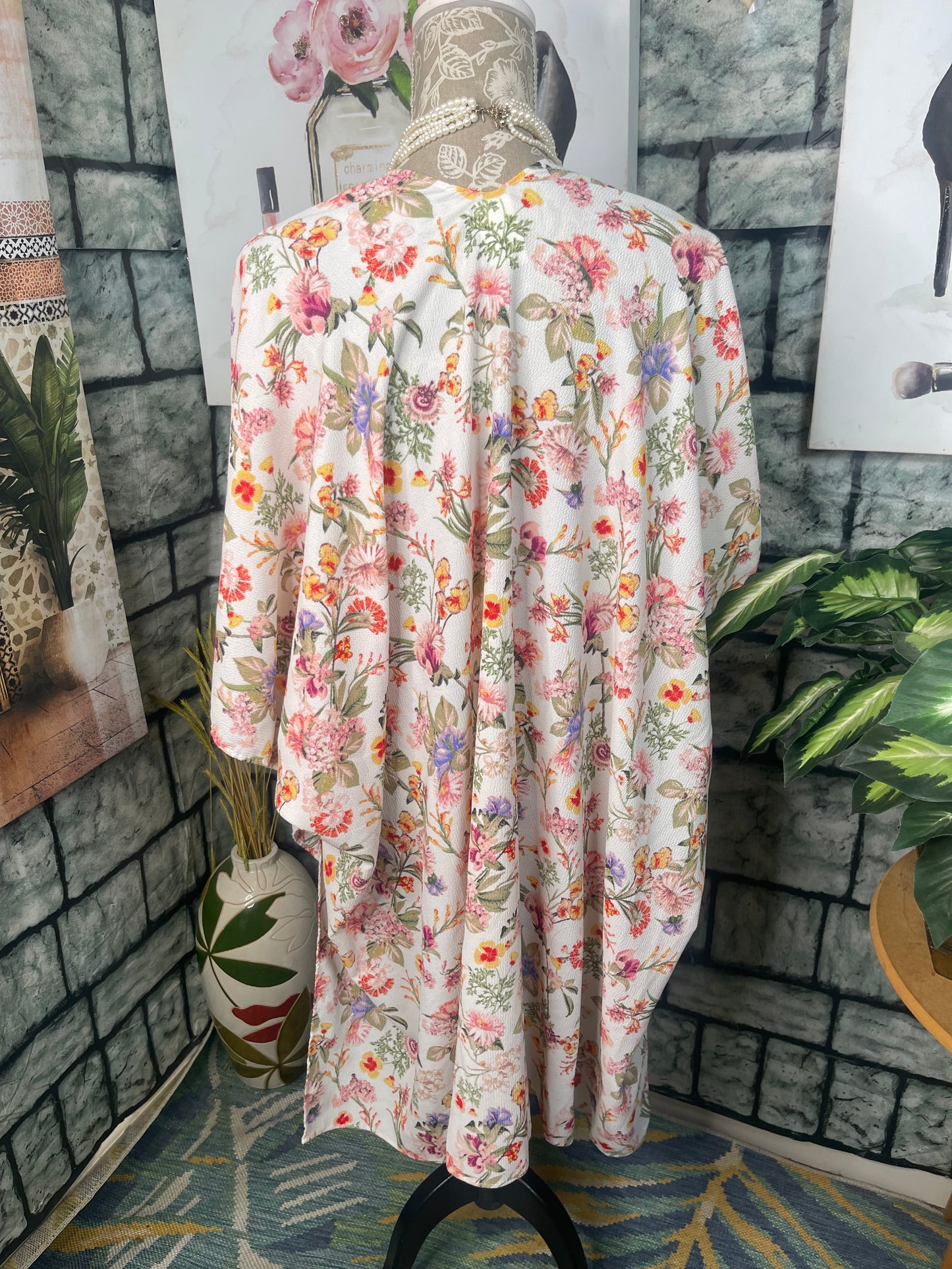 Beige Floral Cover Duster Women sz One Size (best fits up to XL)