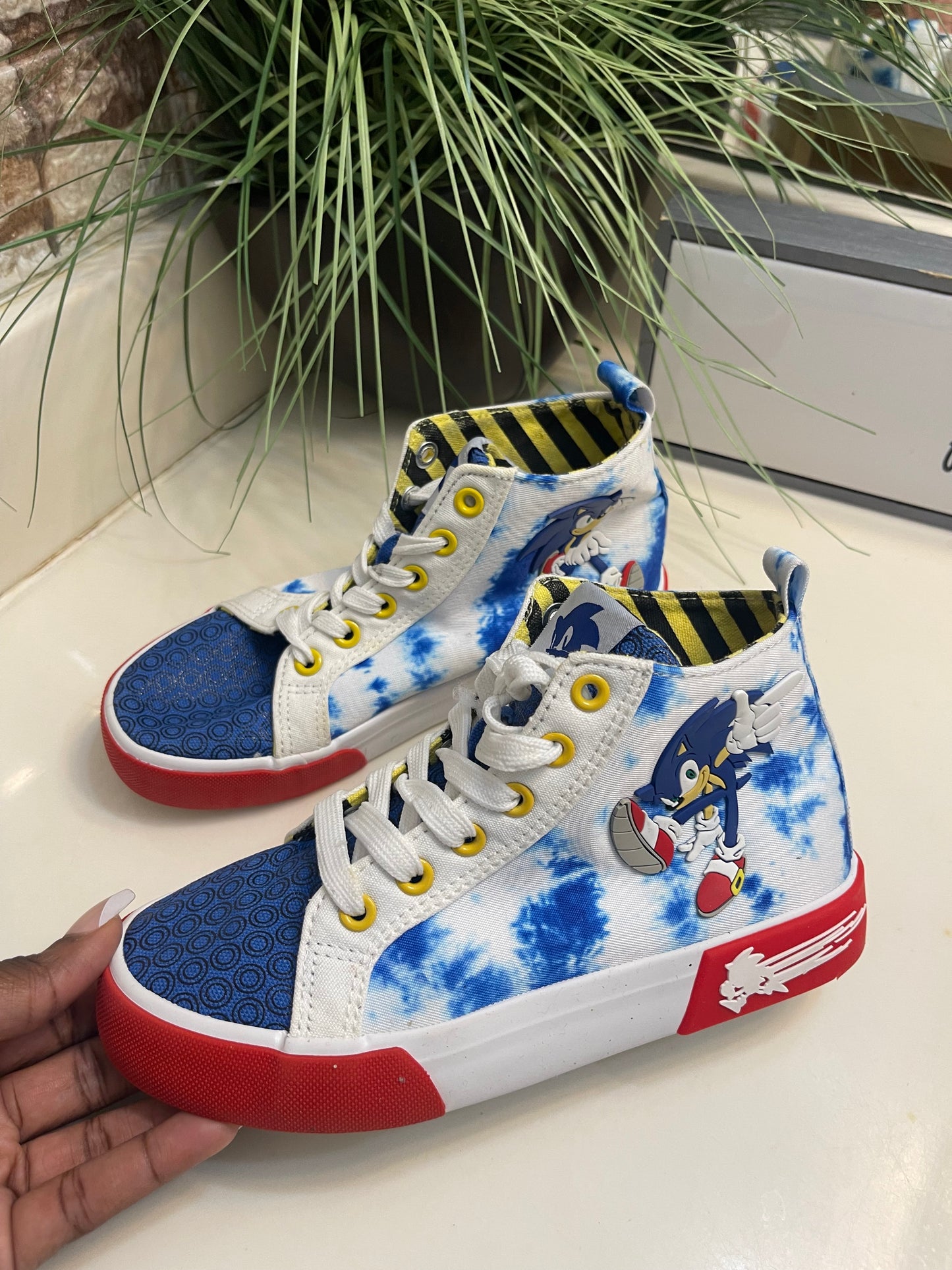 Sonic Blue White Sneakers Boys sz 2