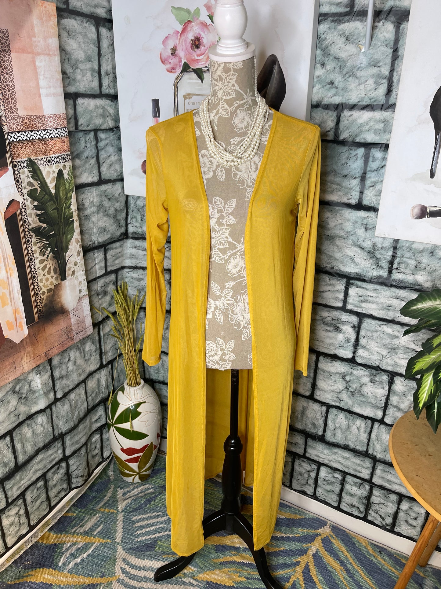 Discreet Yellow Sheer Cover Top Women sz Medium