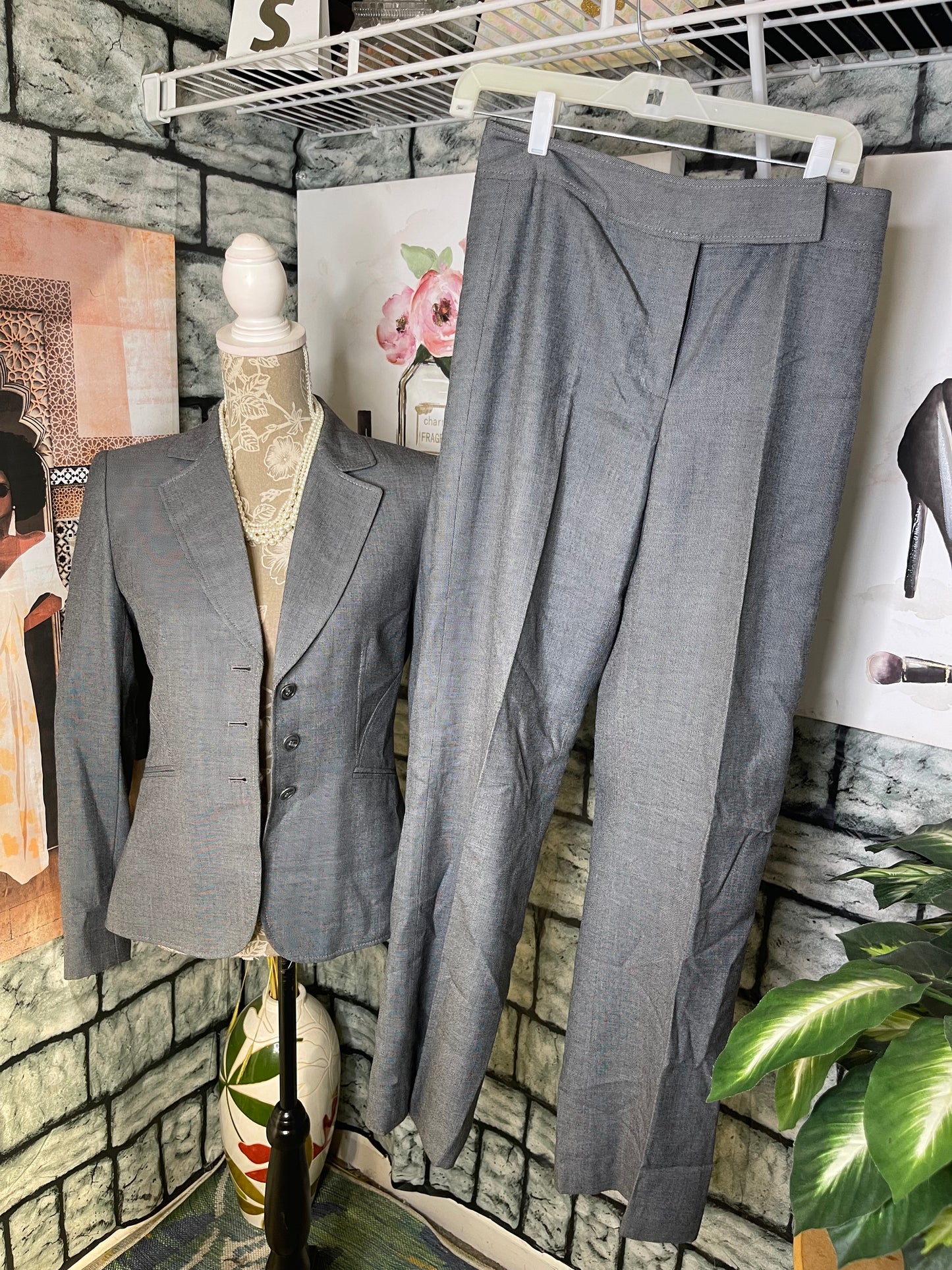 Tahari Gray Pants Suit Women sz 4