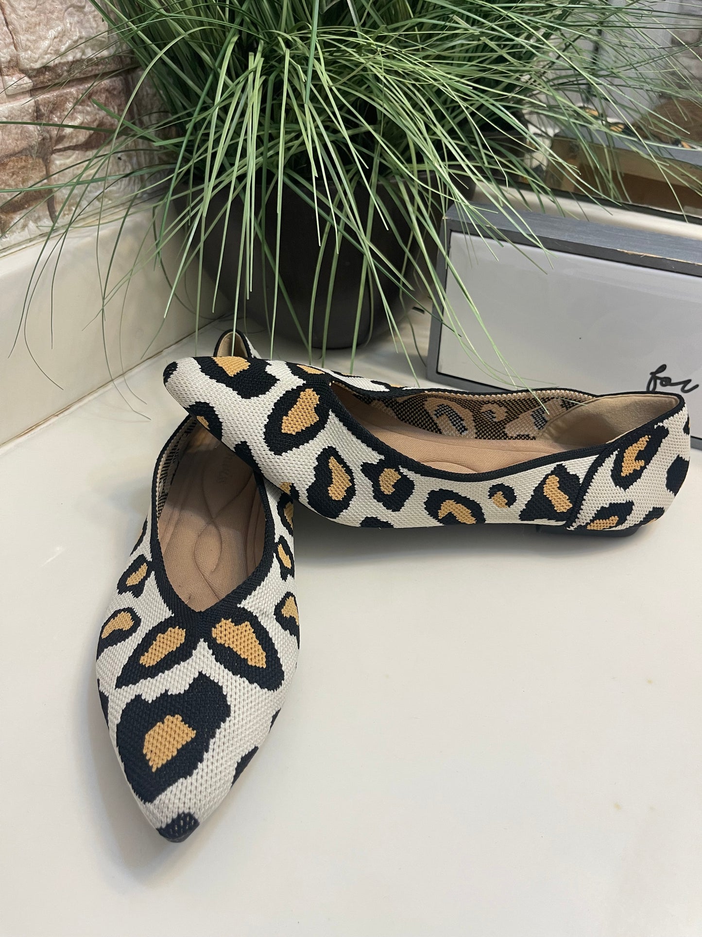 NEW Semwiss Beige Black Print Flats Women sz 10