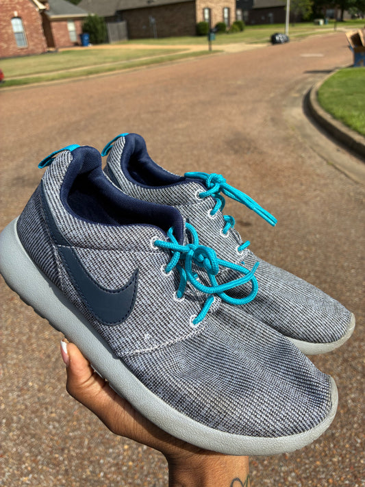 Nike Blue Boys sz 6Y