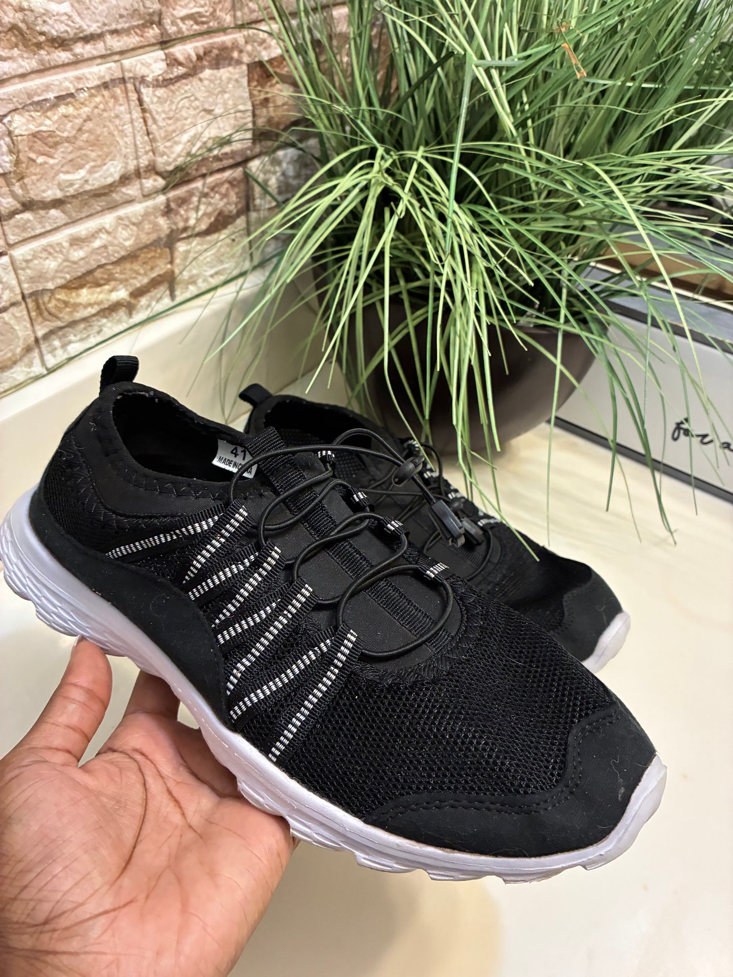 Black White Slip On Sneakers Women sz 10