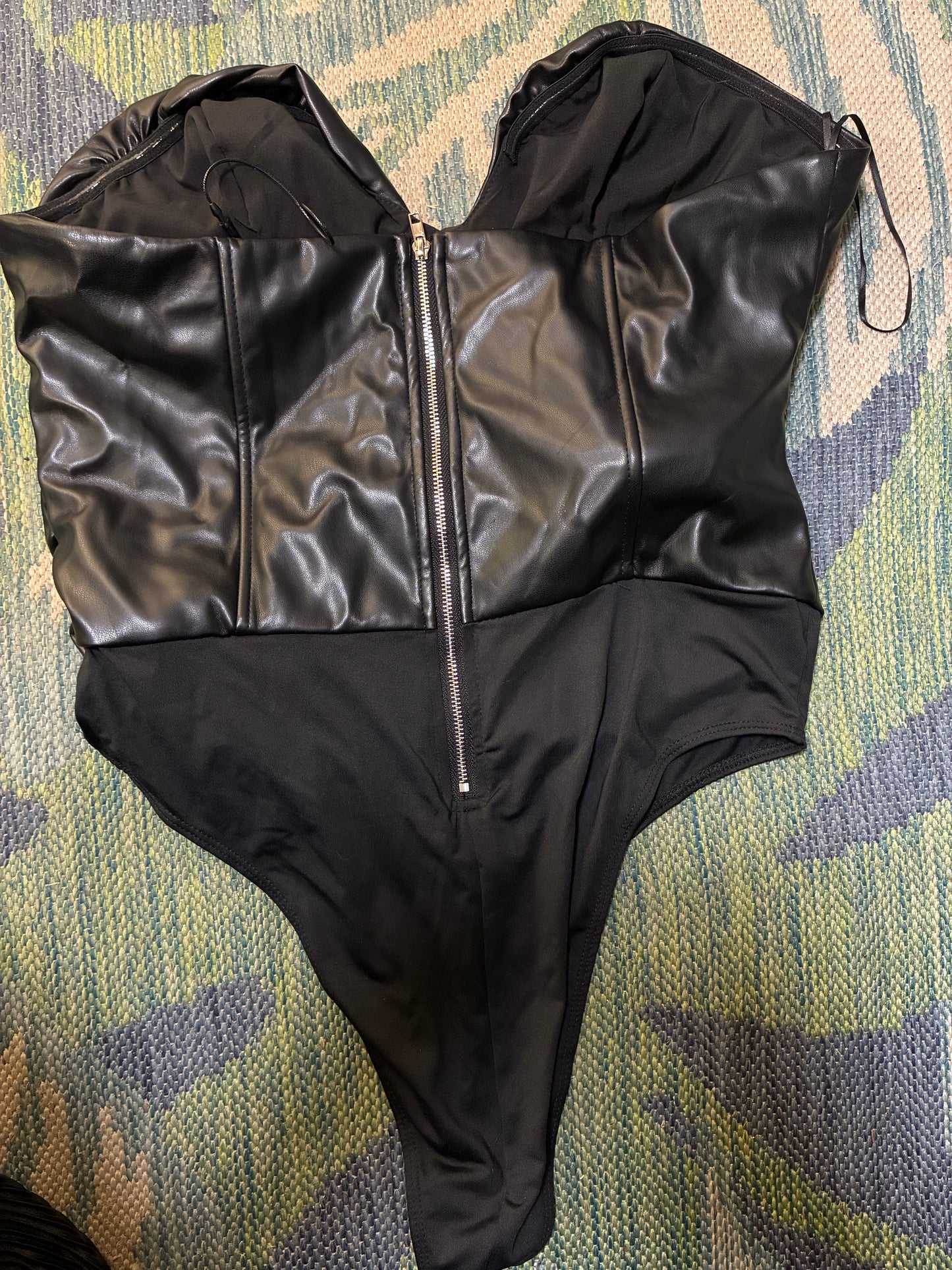Fashion Nova Black Faux Leather Bodysuit Top Women sz Large