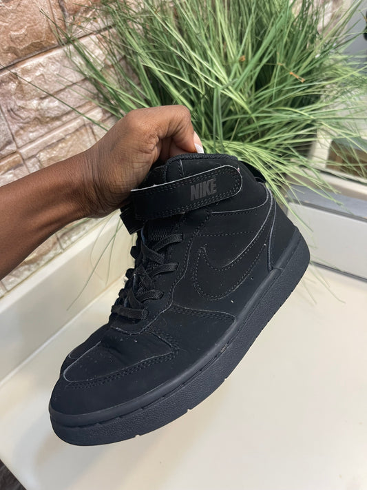 Nike Black Boys sz 1.5Y