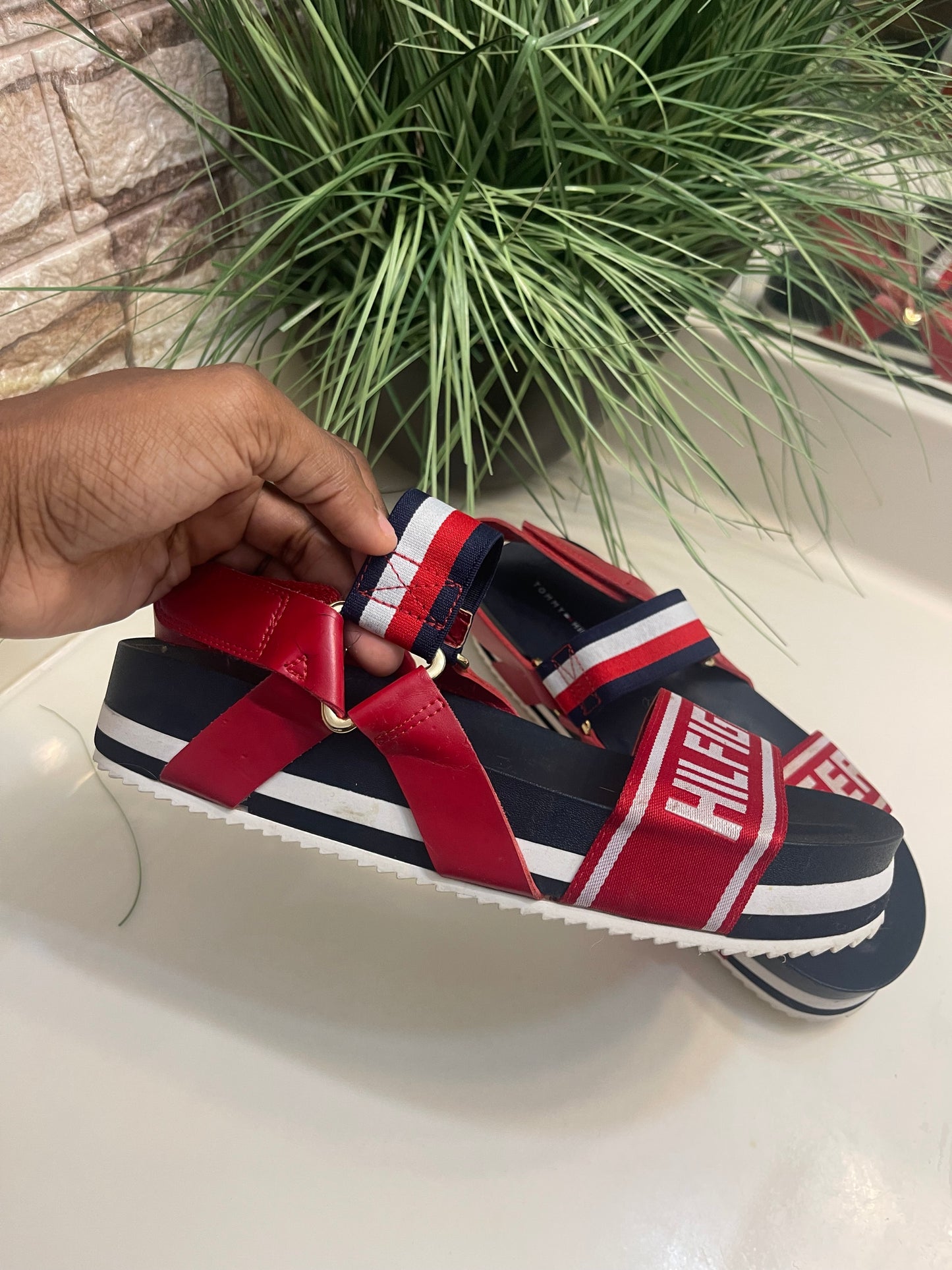 Tommy Hilfiger Sandals Women sz 10