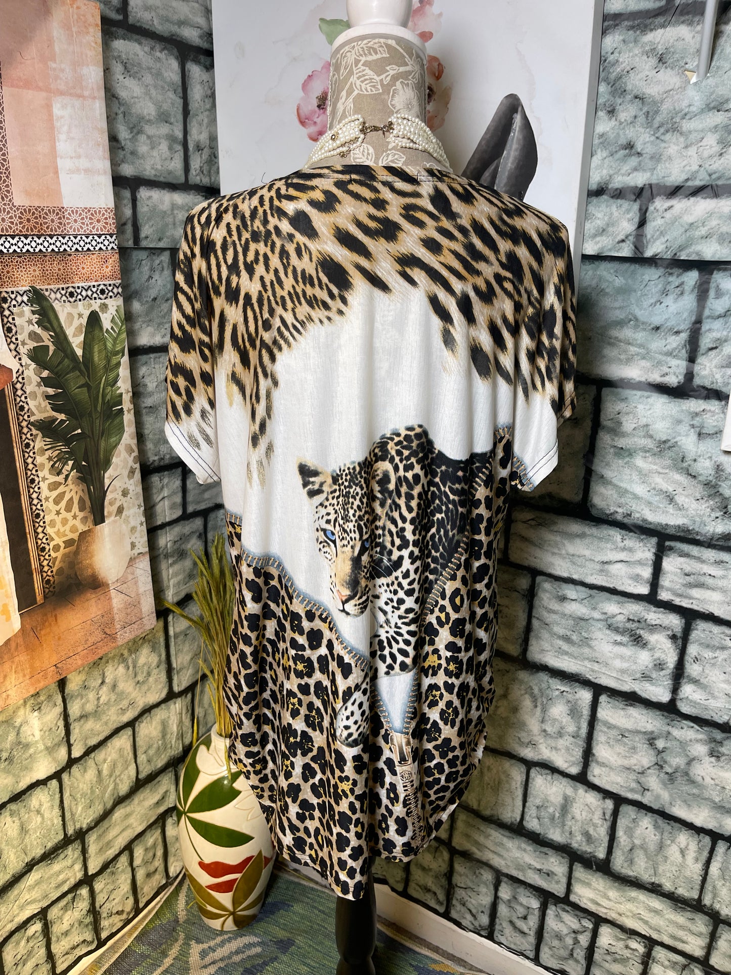 Blossom by P Beige Black Blouse Women sz One Size (best fits up to XL)