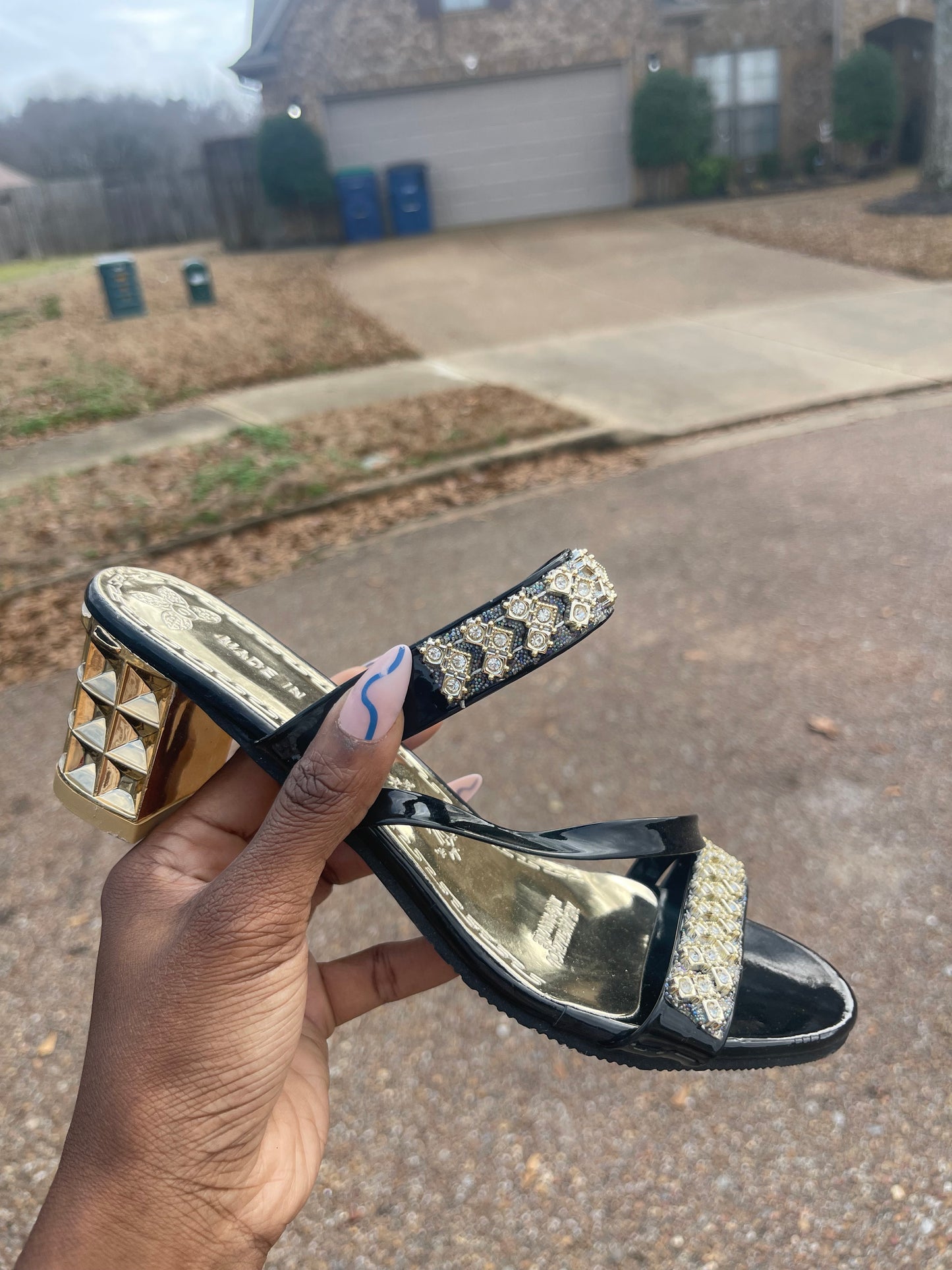 NEW Black Gold Low Heels Women sz 9