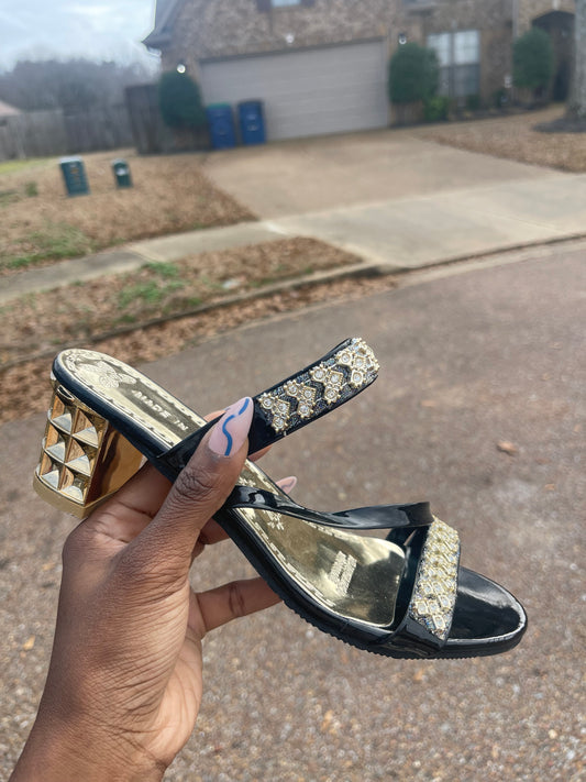 NEW Black Gold Low Heels Women sz 9