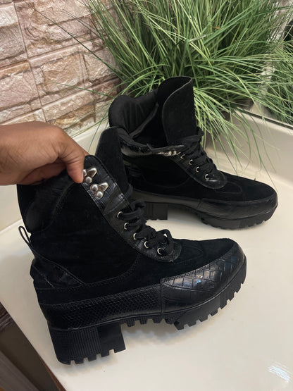 Pretty Little Thing Black Combat Boots Women sz 11