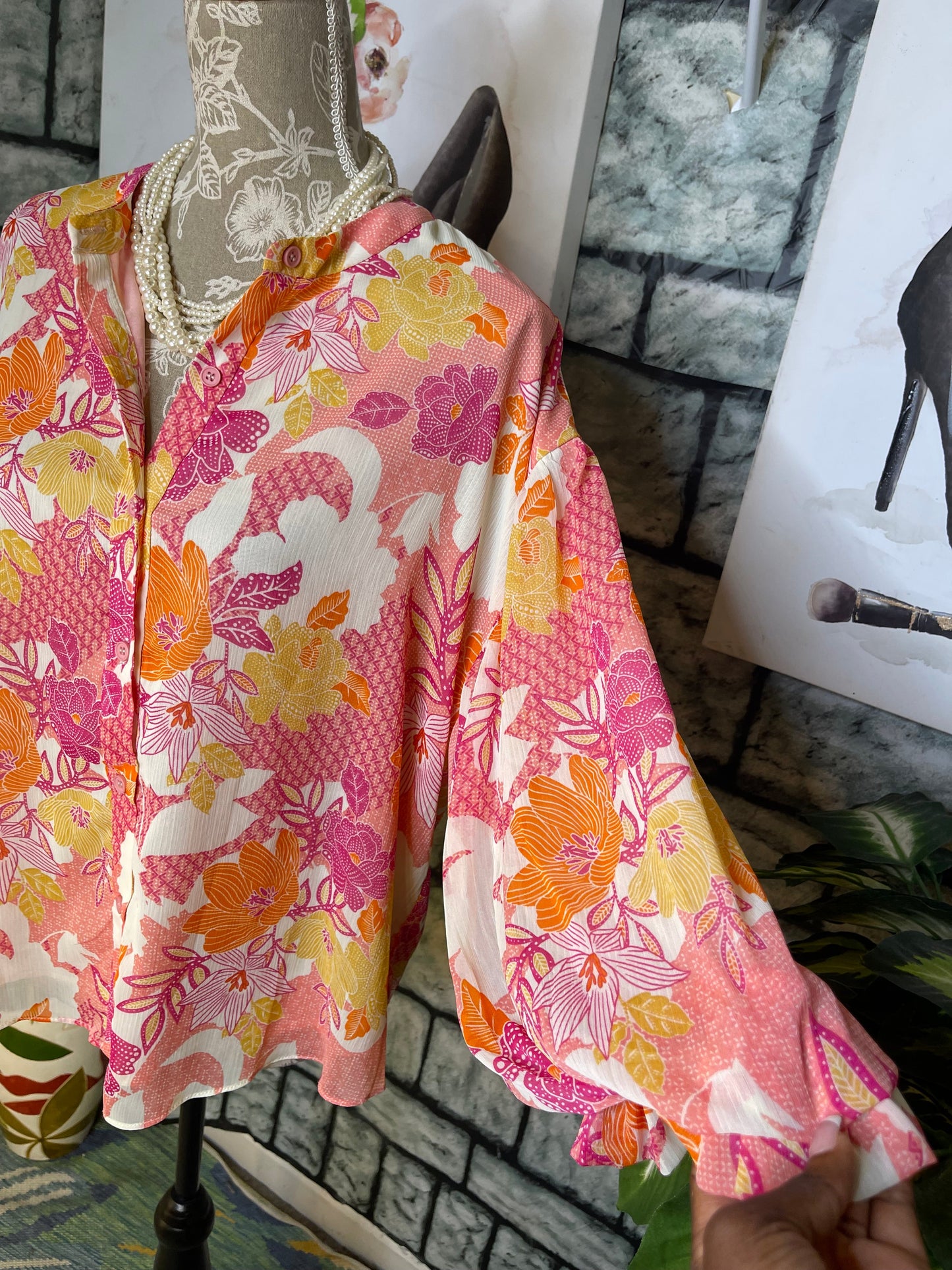 Fate Pink Orange Floral Blouse Women sz Medium