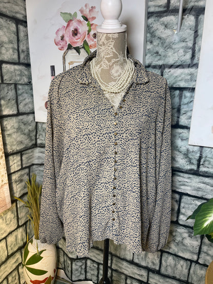 By Together Tan Blue Print Button Blouse Women sz Large