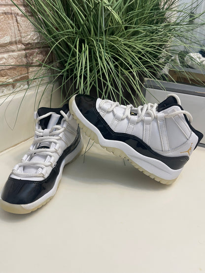 Air Jordan Black White Boys sz 13C