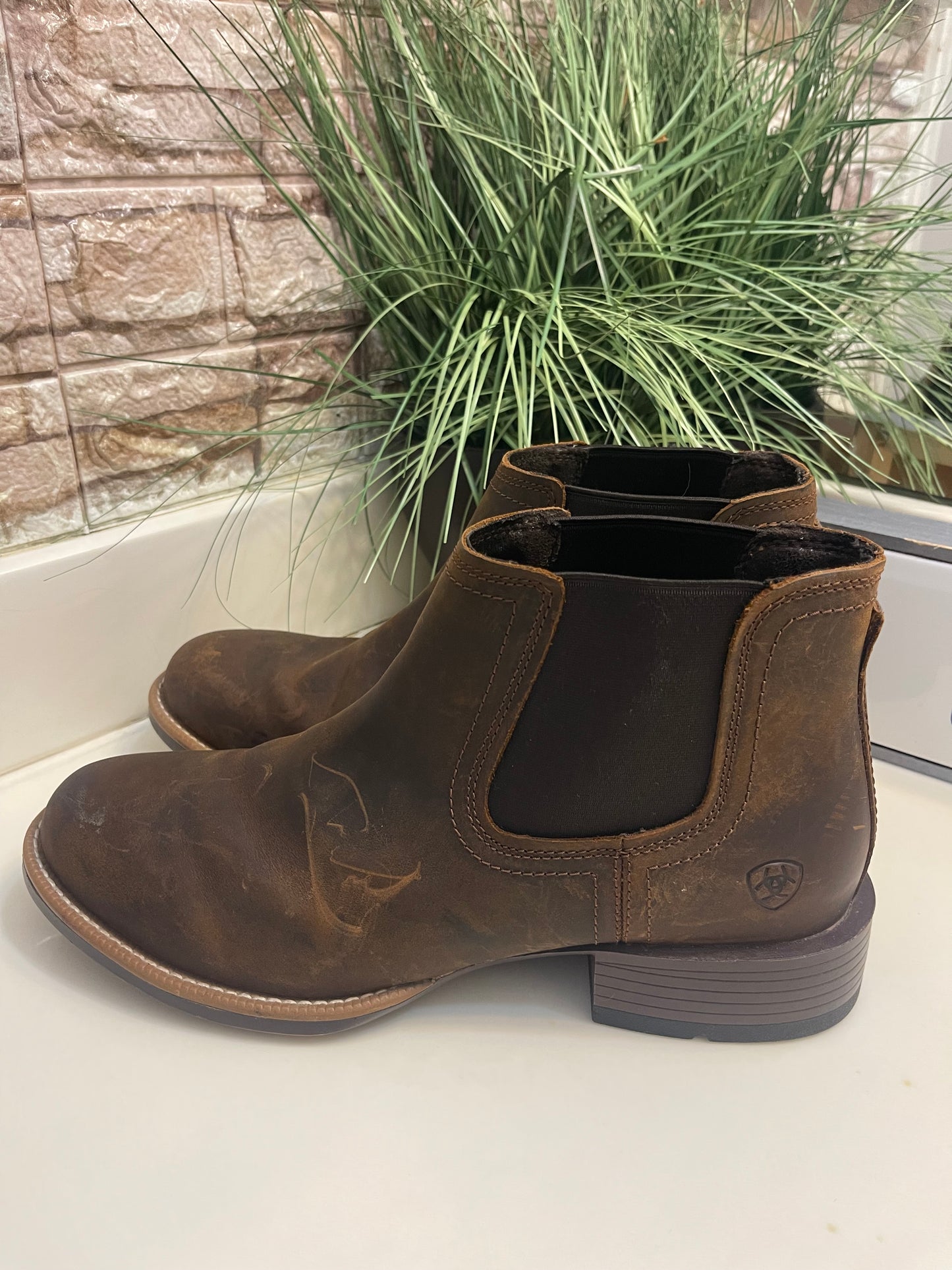 Ariat Boots Brown Men sz 10.5