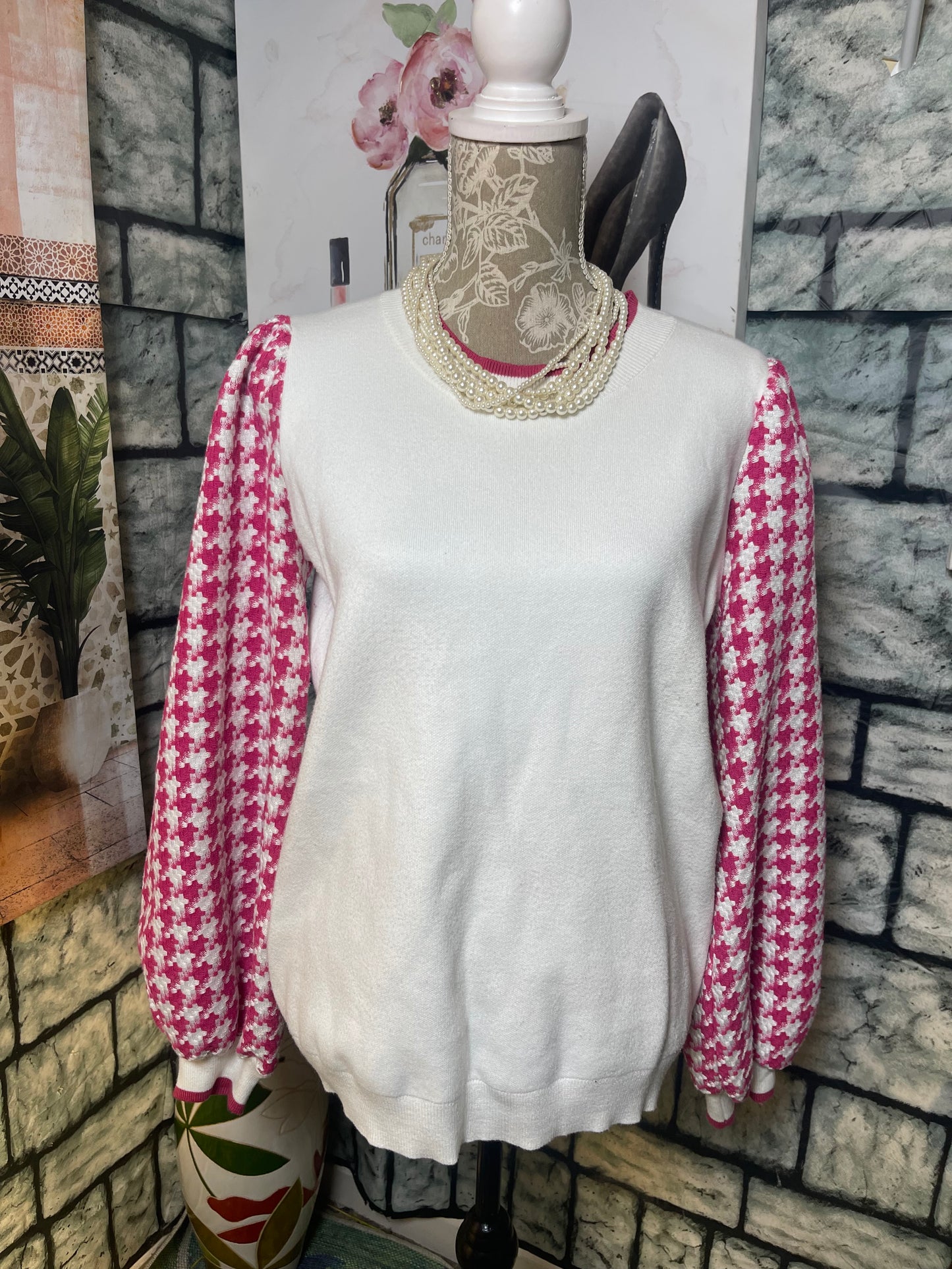 Fate White Pink Sweater Women sz Large