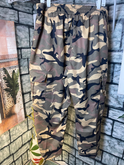 Green Camo Pants Women sz 2XL