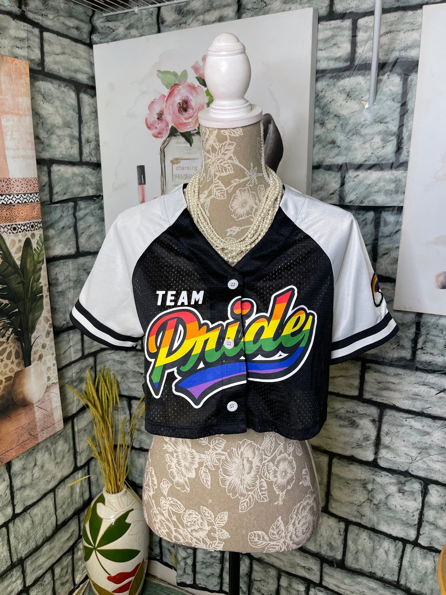 Spencers "Pride" Black Colorful Crop Top Women sz Small