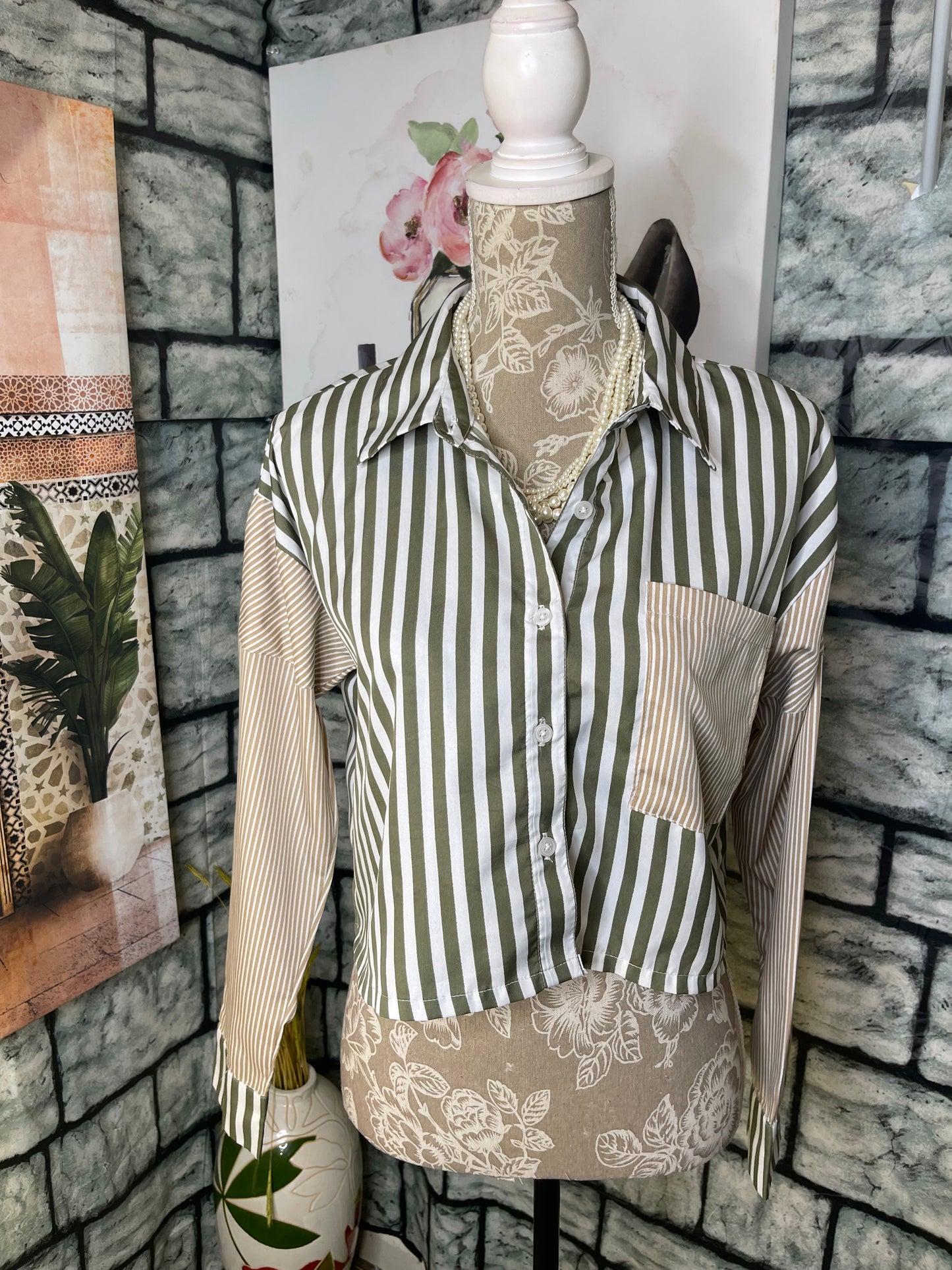 Spoon Green Tan Button Blouse Women sz Medium