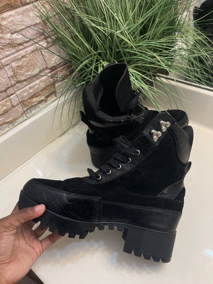 Pretty Little Thing Black Combat Boots Women sz 11