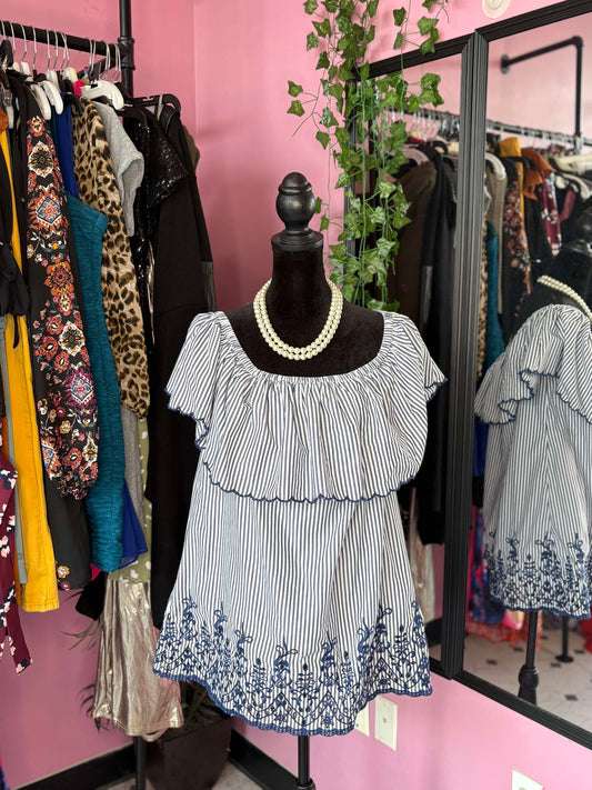 A pea in The Pod Blue White Blouse Women sz Small