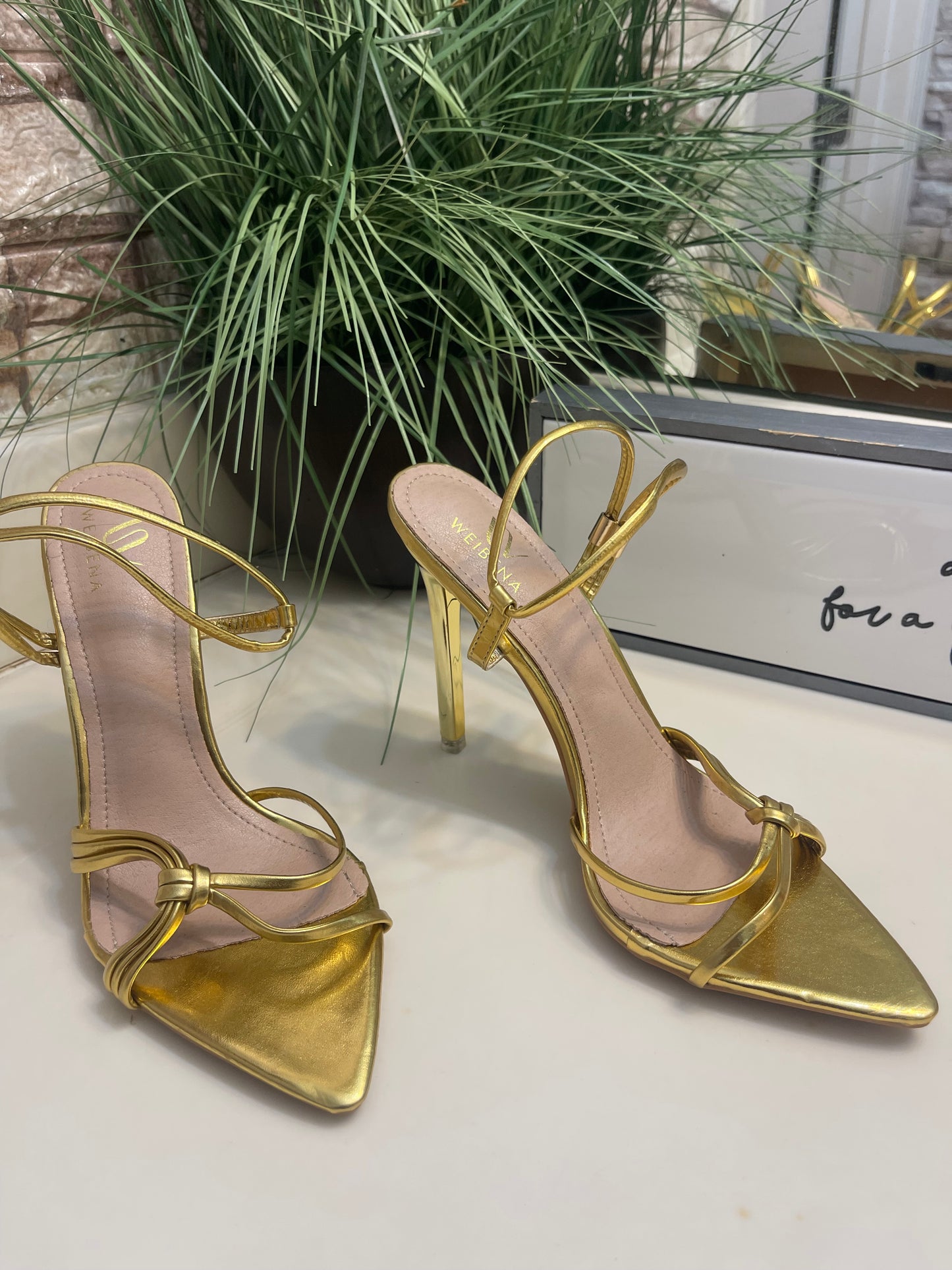 NEW Weibena Gold Heels Women sz 8