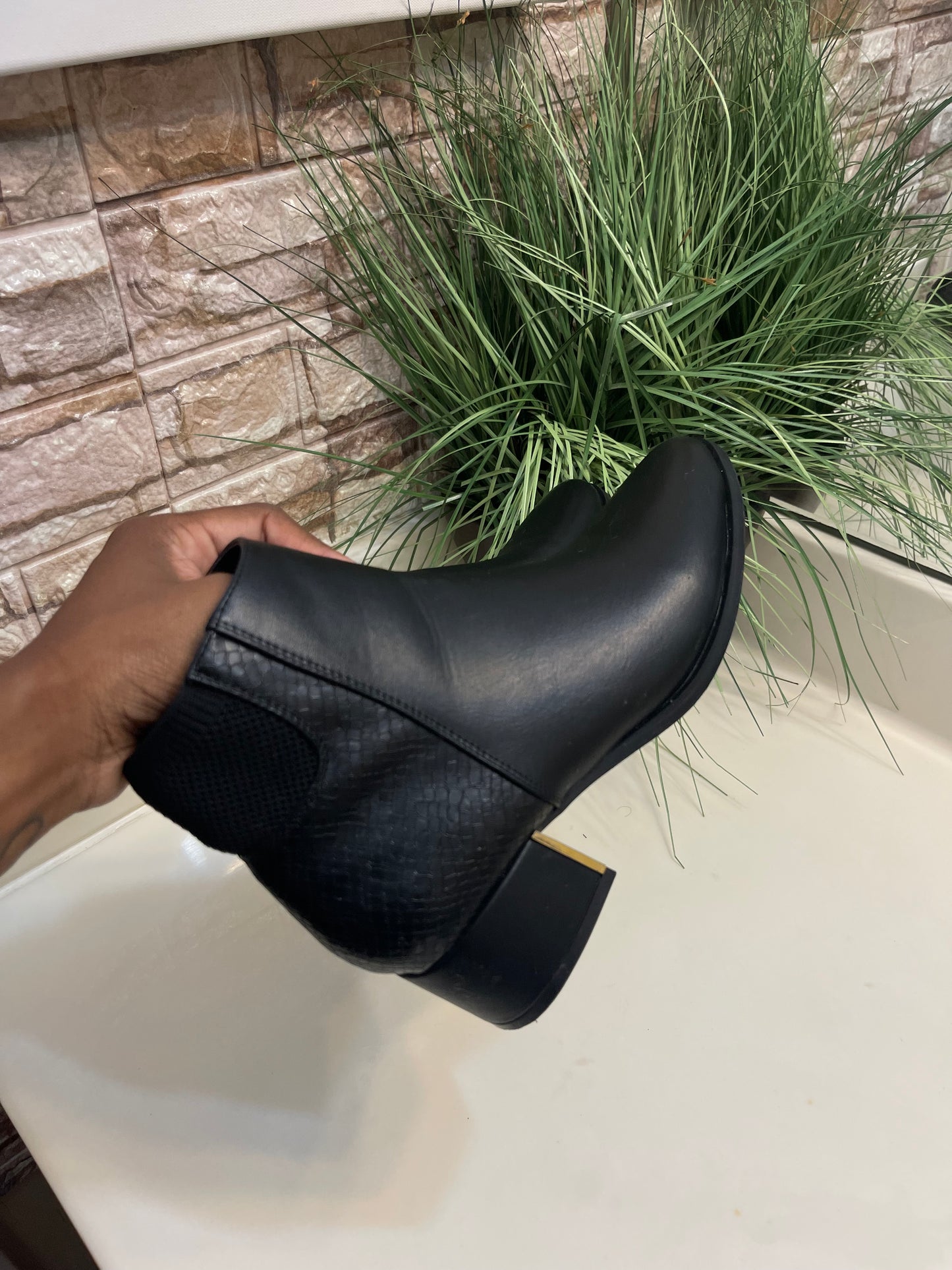 Jessica Cline Black Heels Women sz 6.5