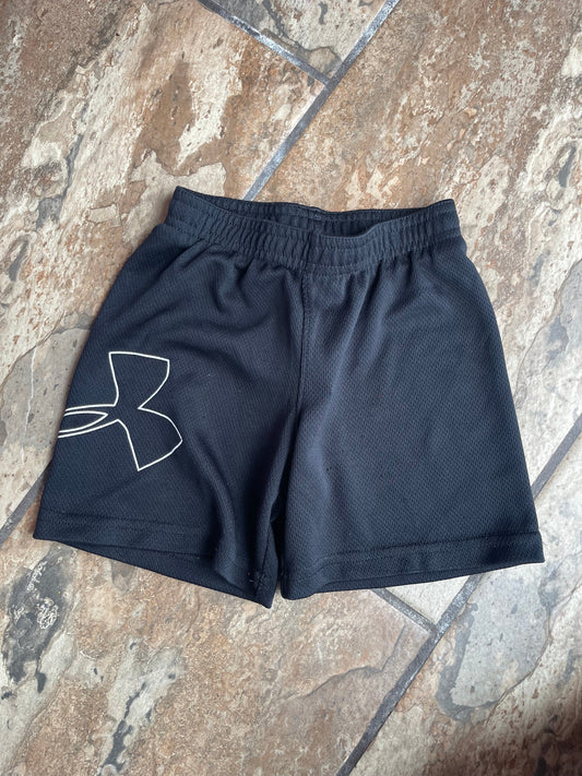 Under Armour Black Shorts Boys sz 3T
