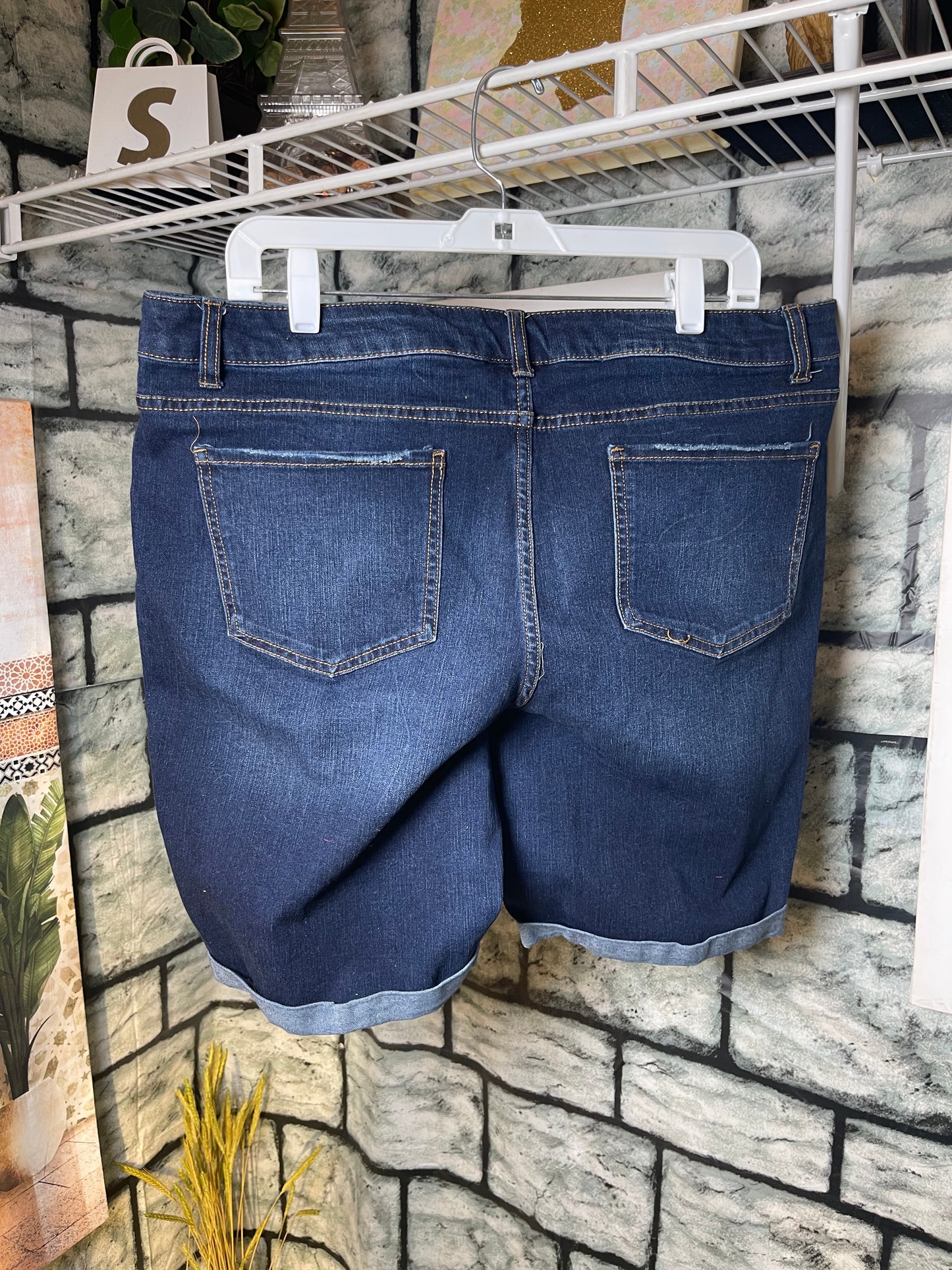 Time & Tru Blue Denim Shorts Women sz 18