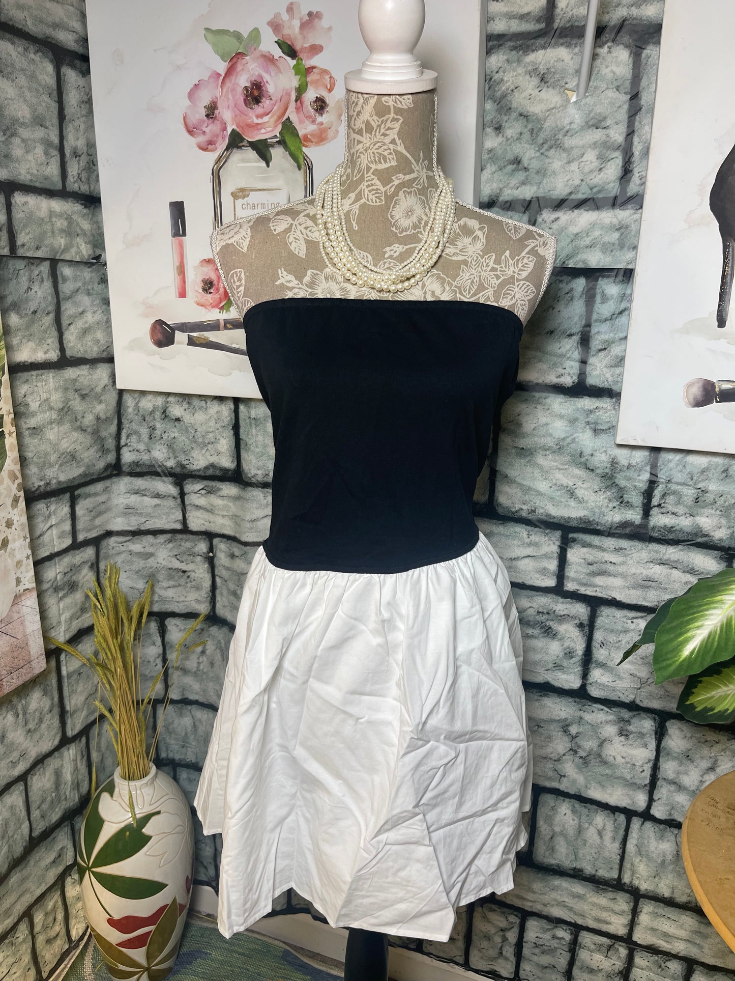 NEW Pretty Garden Black White Dress Women sz Large