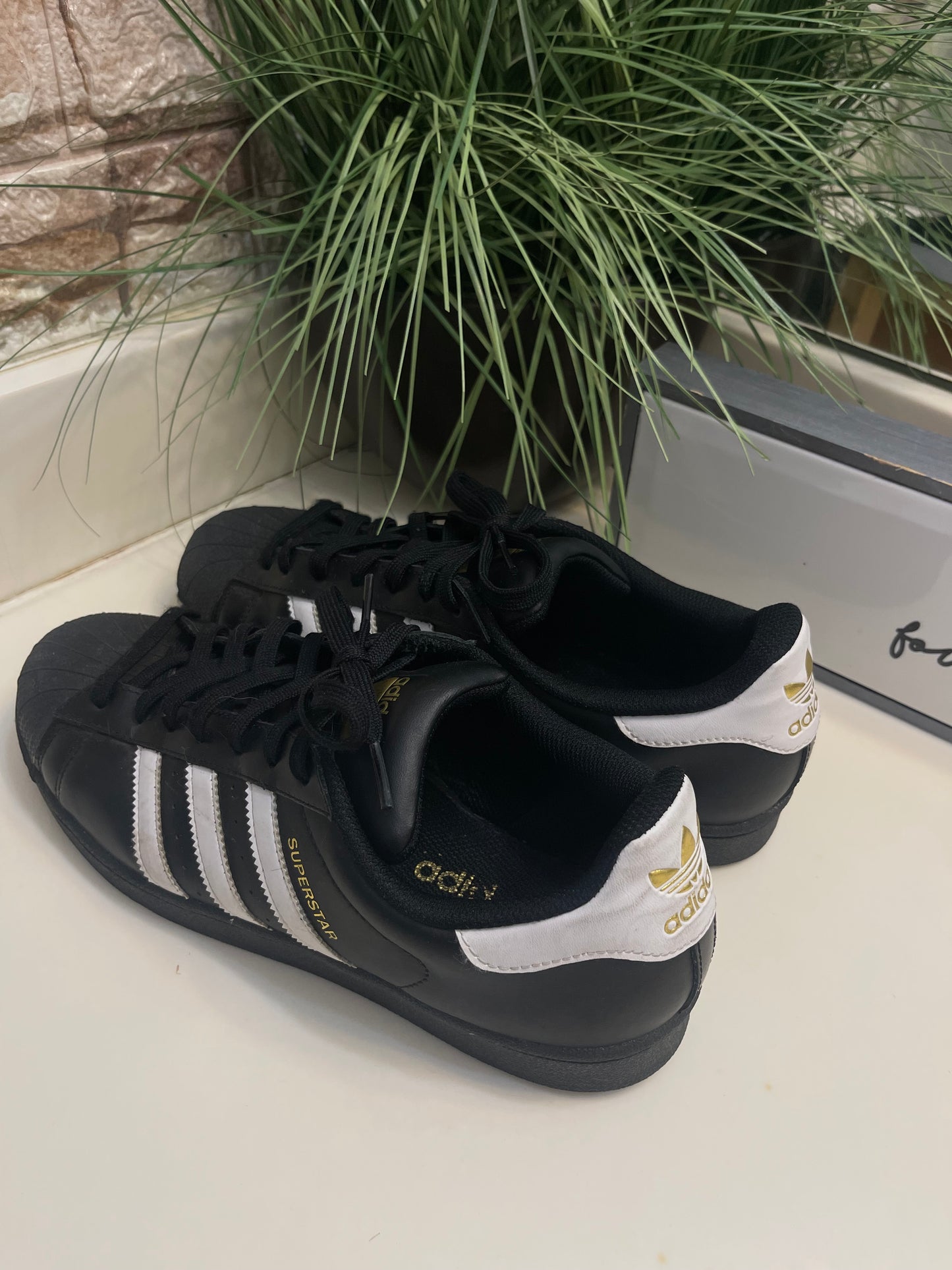 Adidas Black White Men sz 10