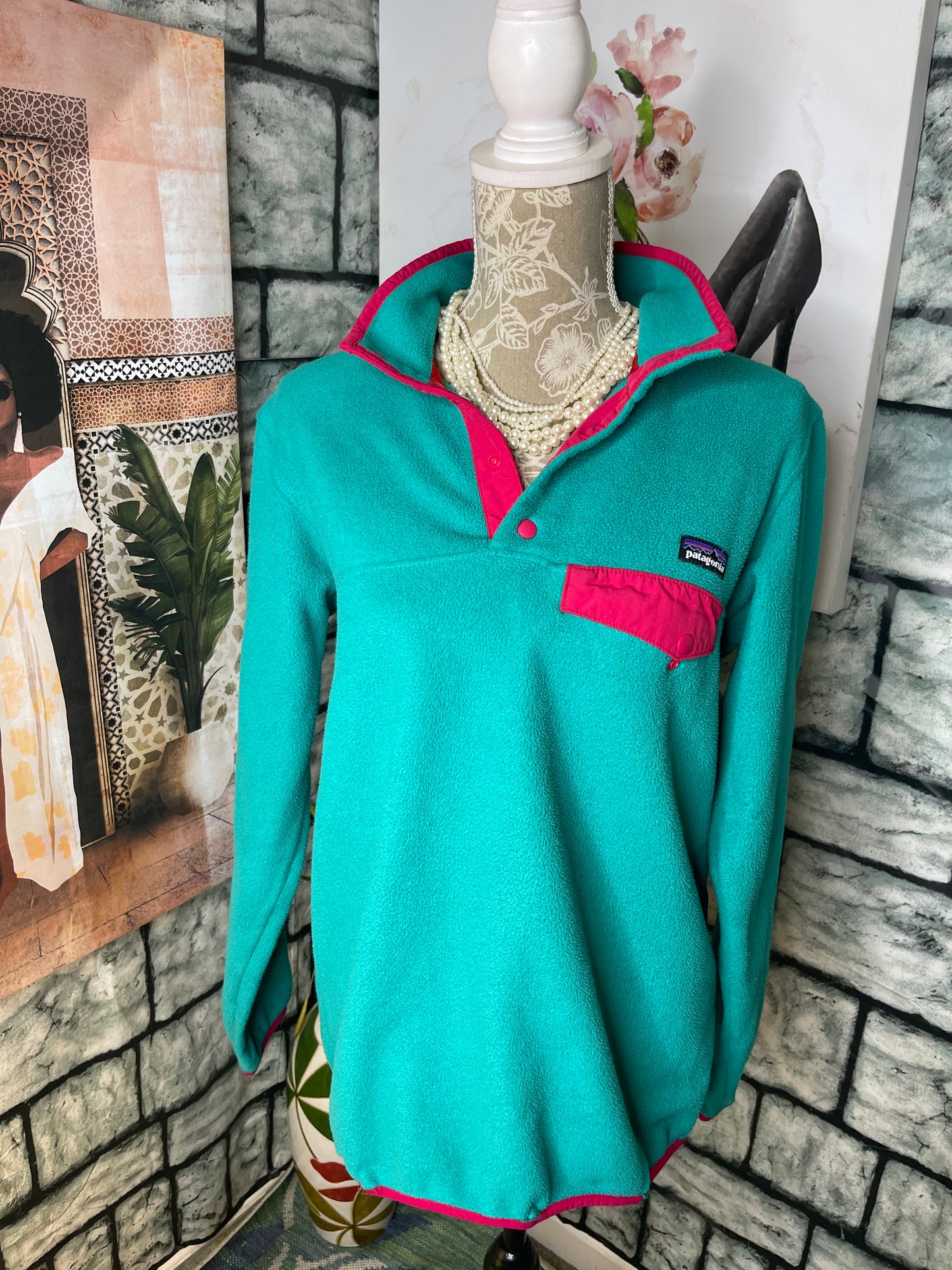 Patagonia Green Pink Pullover Women sz Medium