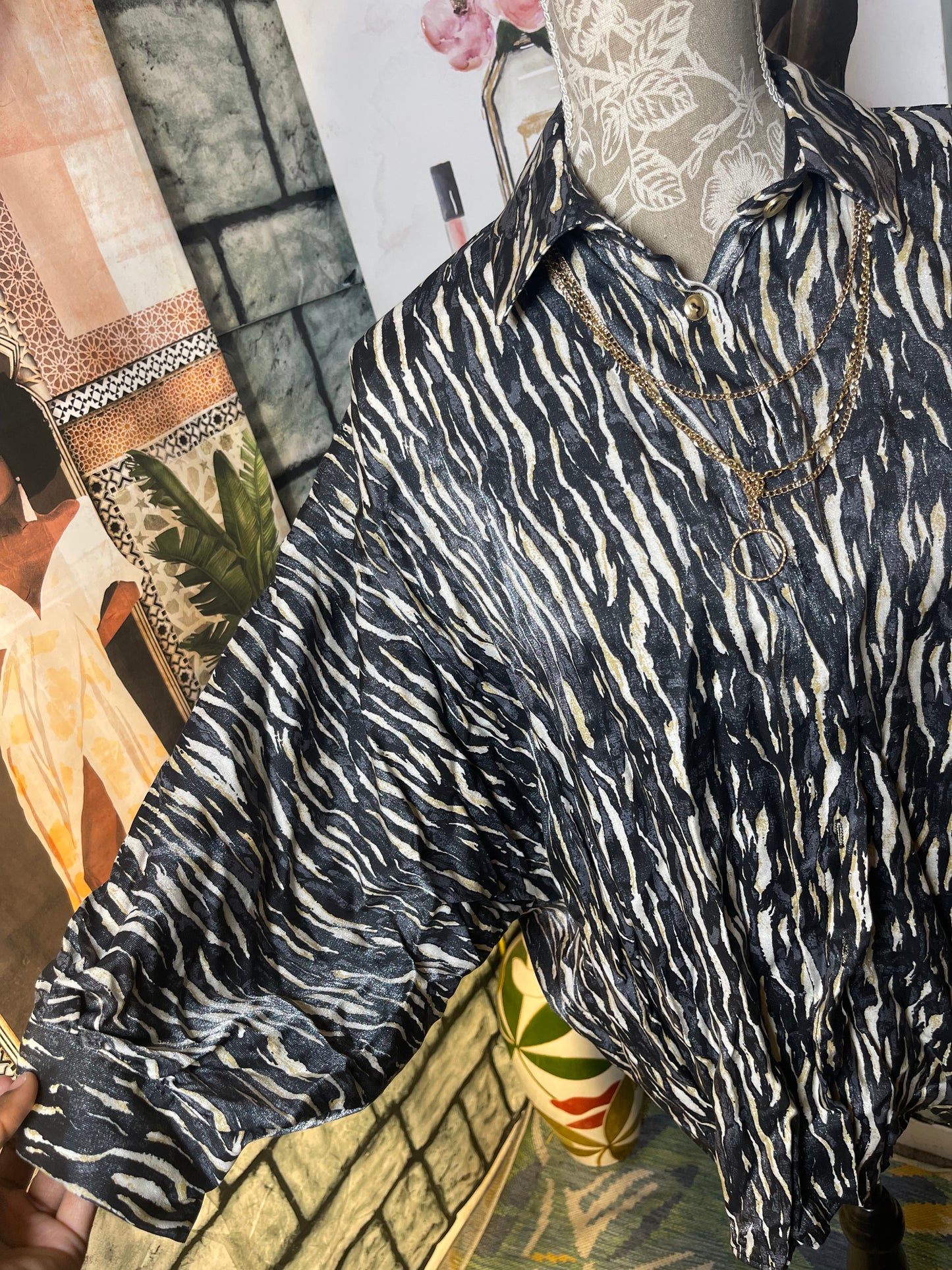 Hellie Beige Black Button Blouse Women sz Small