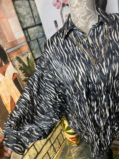 Hellie Beige Black Button Blouse Women sz Small