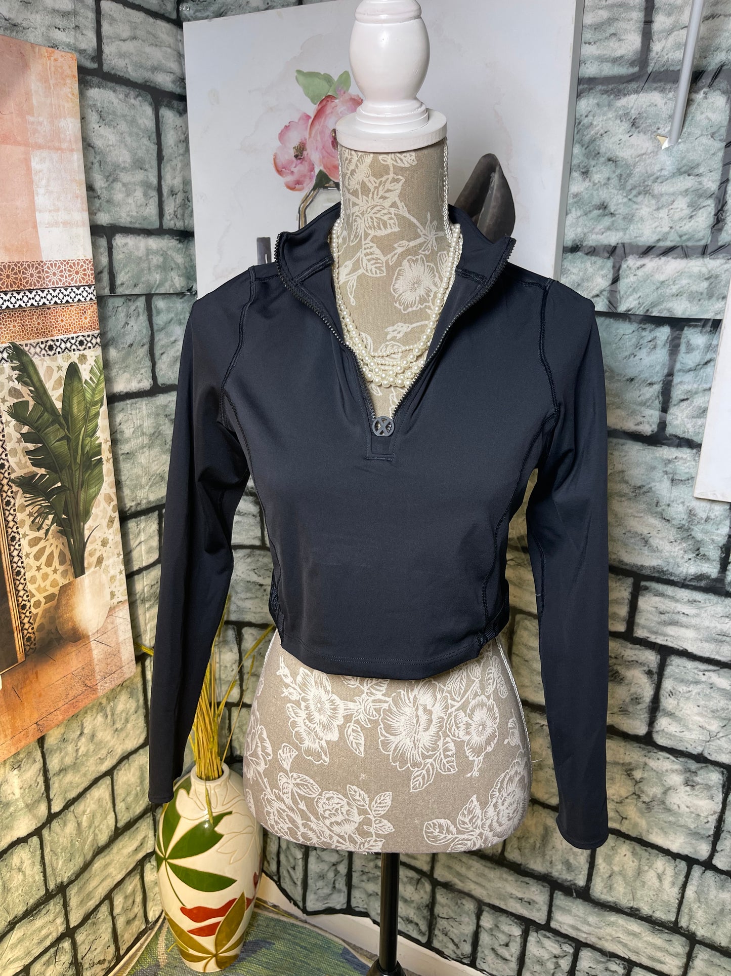 Fenty Activewear Top Black Women sz Medium