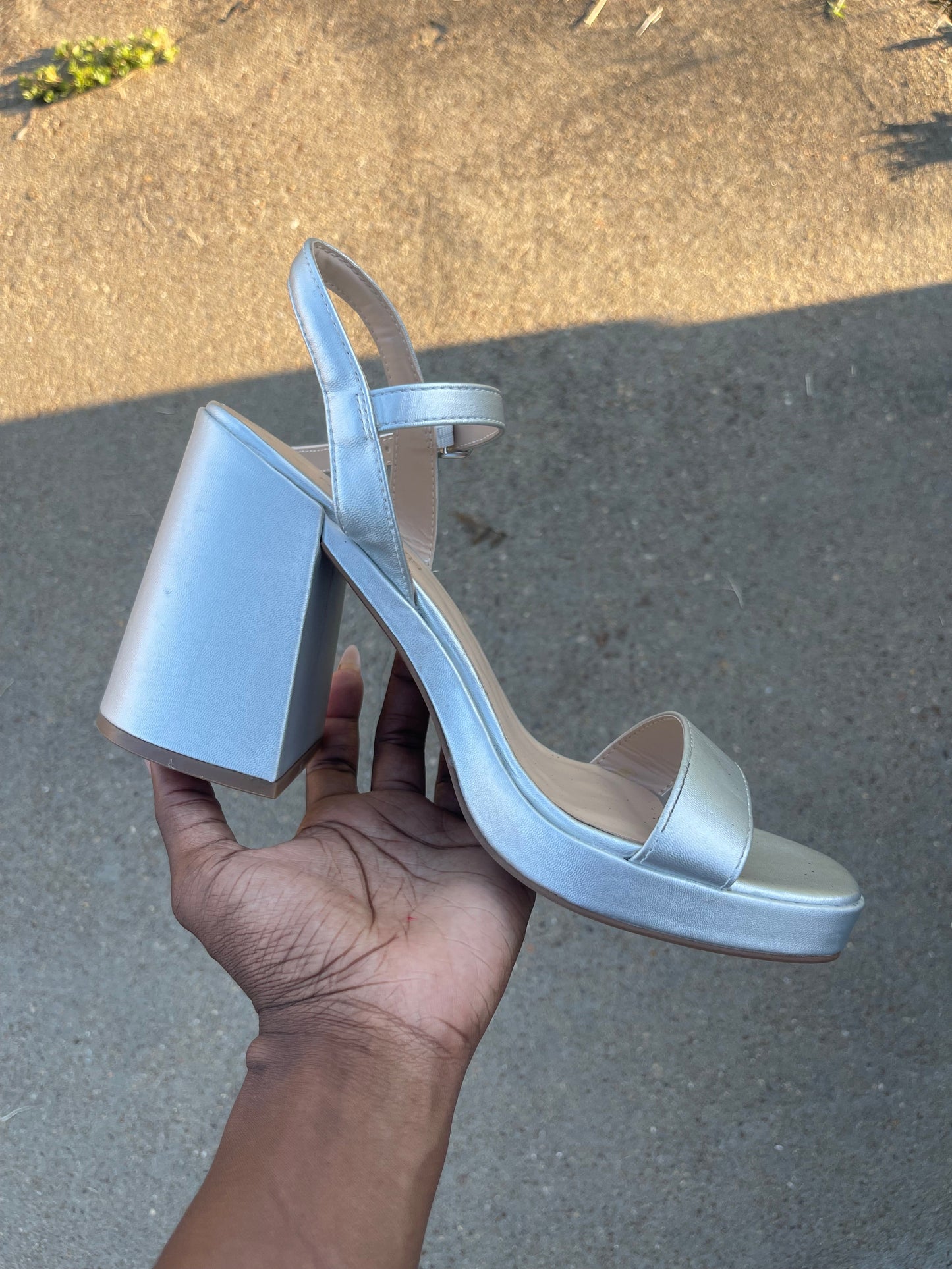 Dream Paris Gray Heels Women sz 9.5