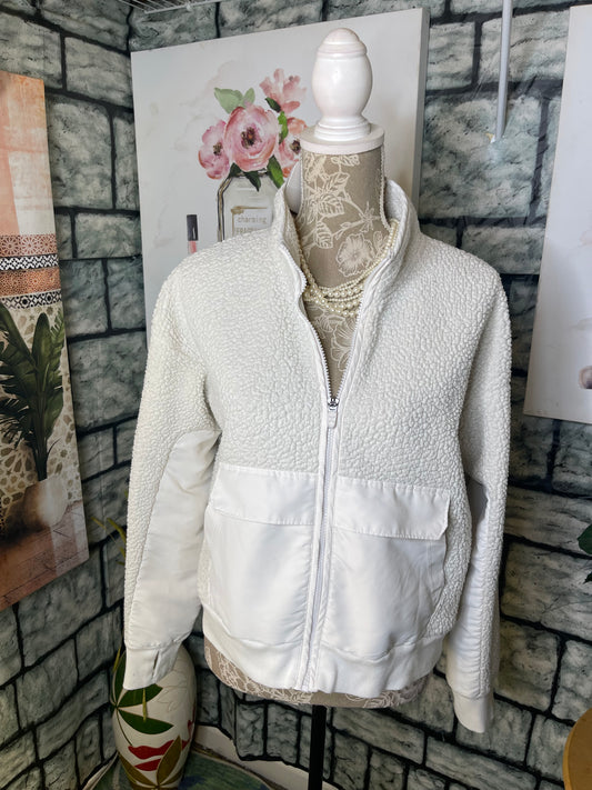 Xersion White Fuzzy Jacket Women sz Medium