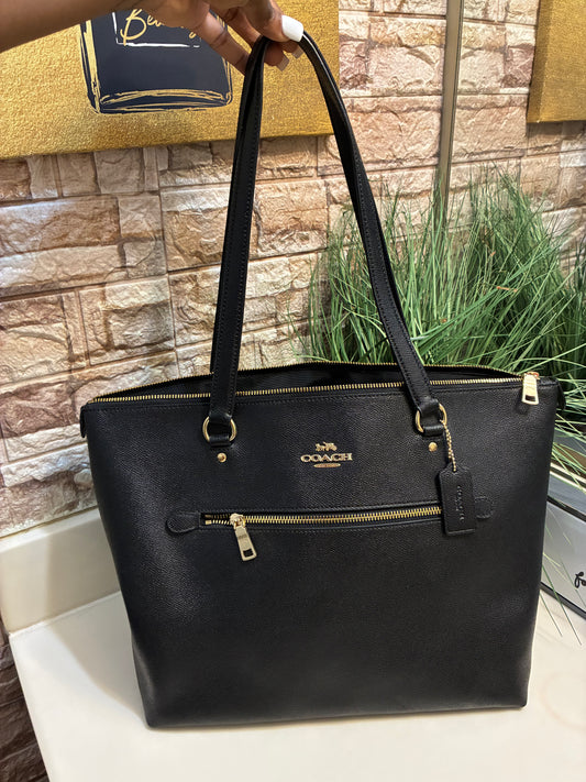 NEW Coach Handbag (Medium)