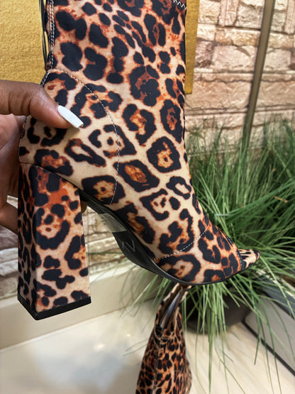 NEW Brown Black Print Heels Women sz 6.5