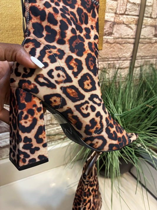 NEW Brown Black Print Heels Women sz 6.5