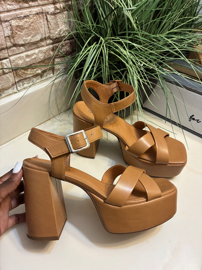 Soda Tan Heels Women sz 8