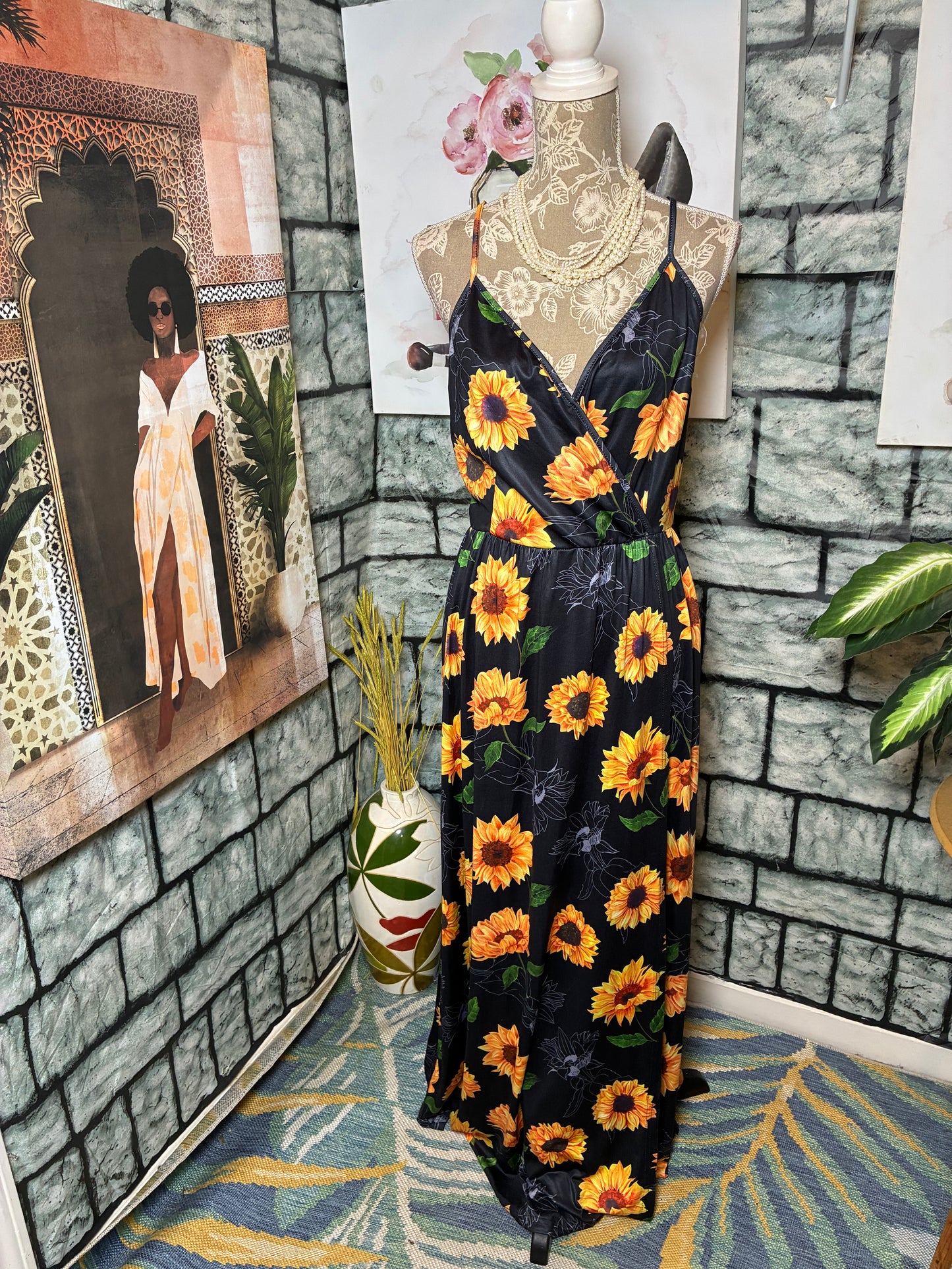 Black Floral Dress Women sz Large (can fit XL)