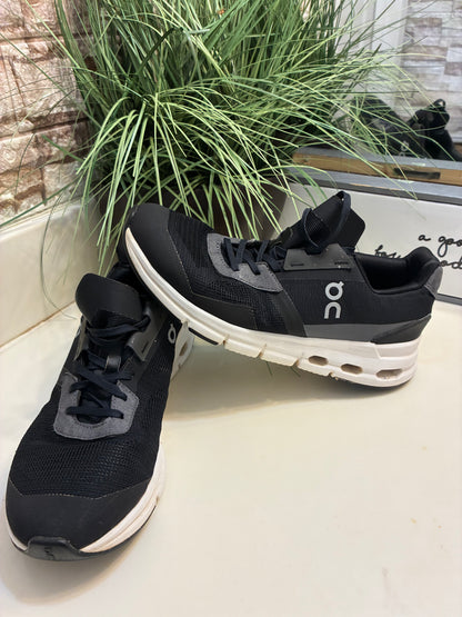 On Cloud Black White Men sz 7.5
