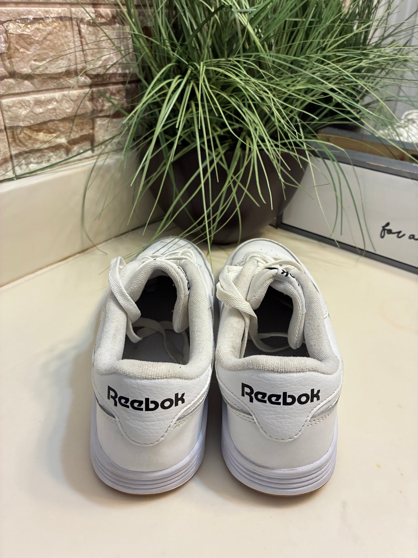 Reebok White Men sz 9.5